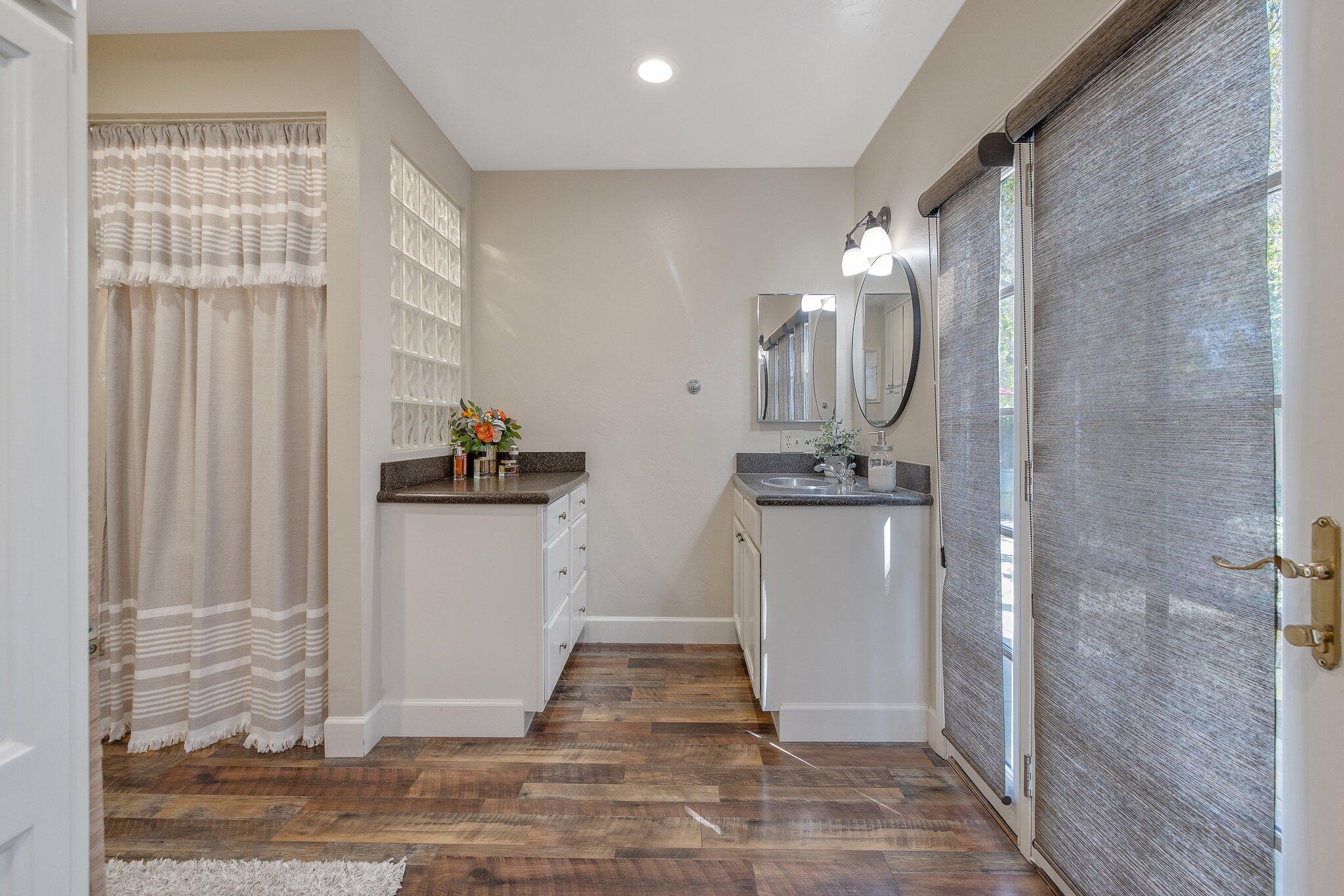 1501 W College Ave, Visalia, CA 93277