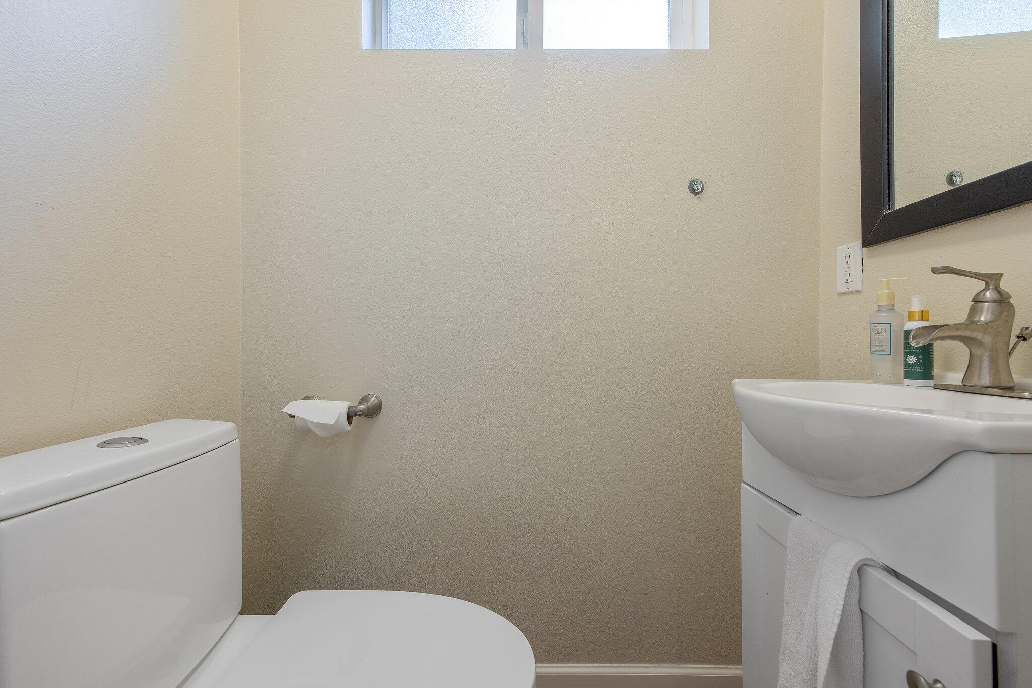 1501 W College Ave, Visalia, CA 93277