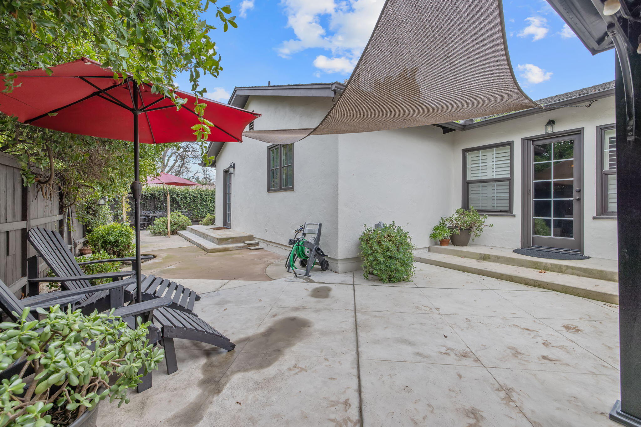 1501 W College Ave, Visalia, CA 93277