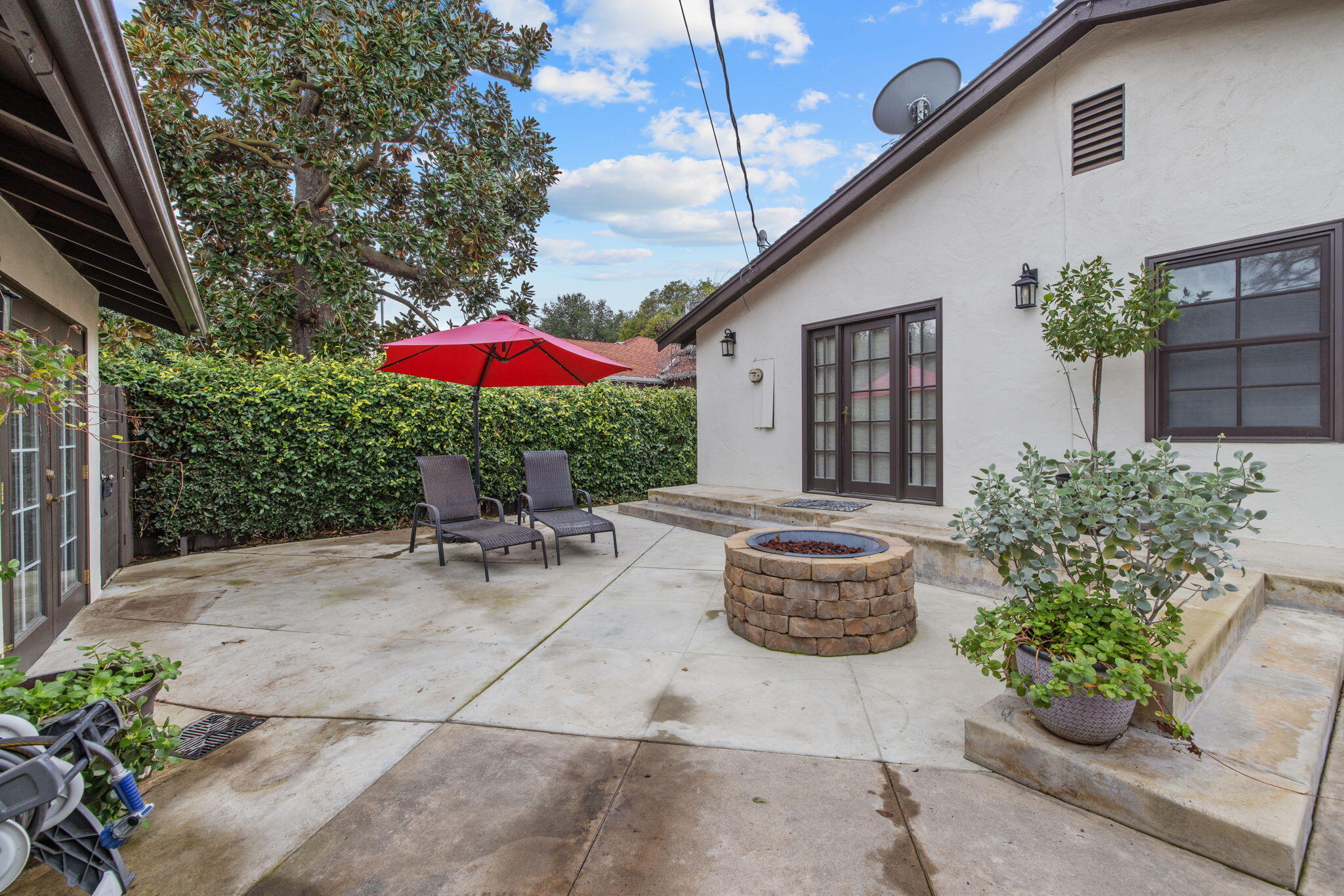 1501 W College Ave, Visalia, CA 93277