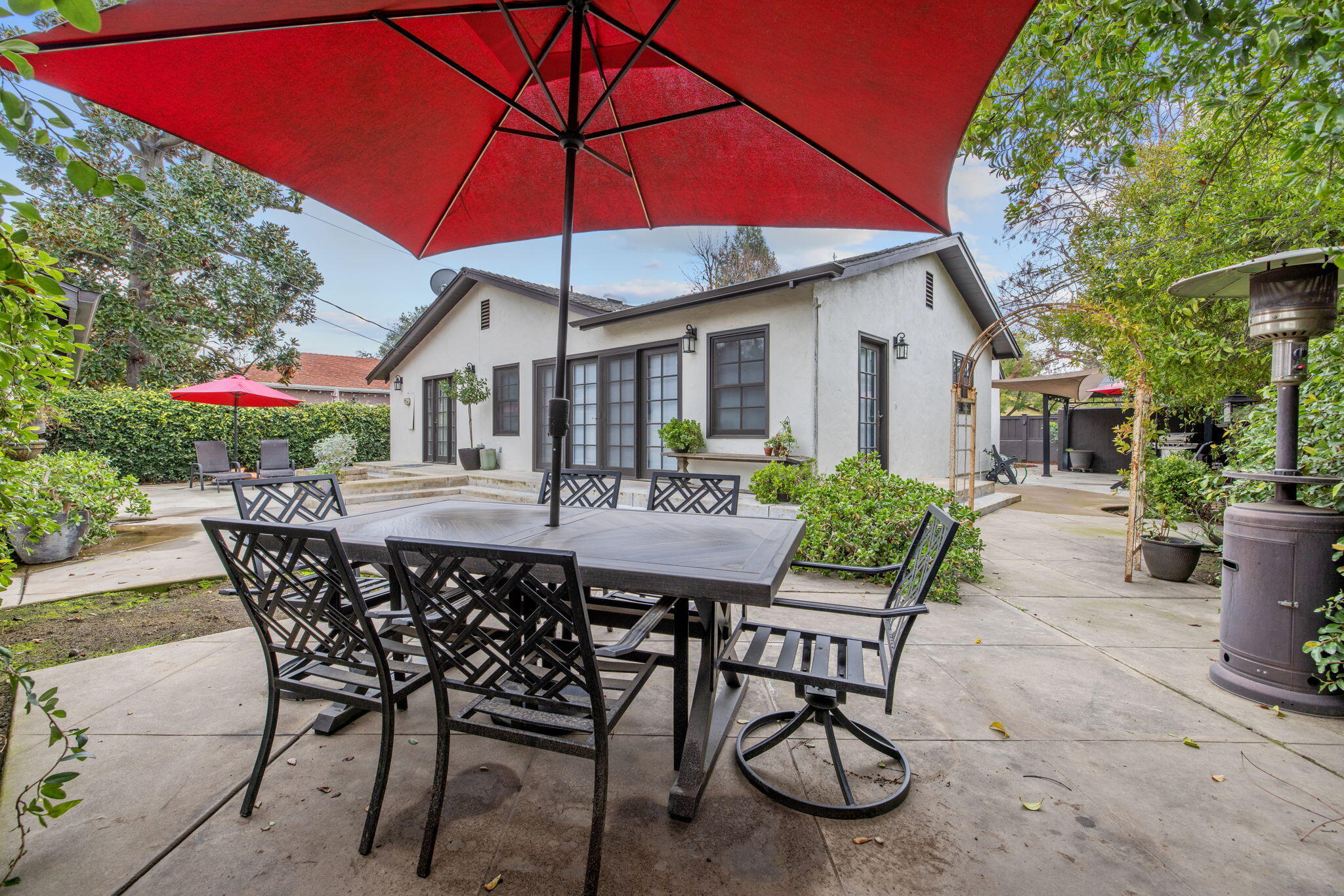 1501 W College Ave, Visalia, CA 93277