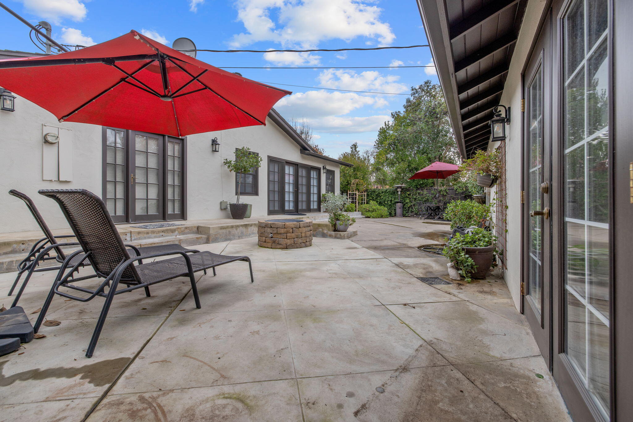 1501 W College Ave, Visalia, CA 93277