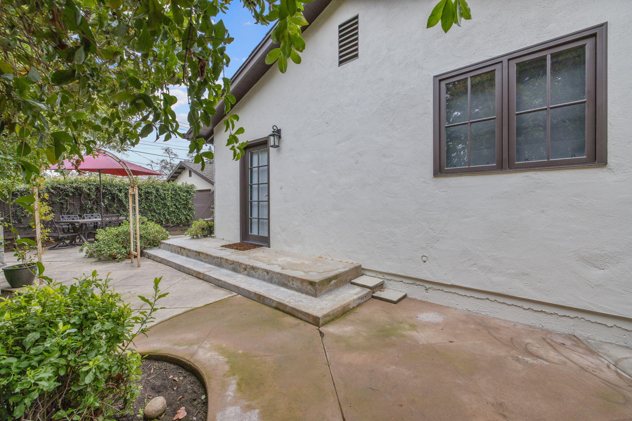 1501 W College Ave, Visalia, CA 93277