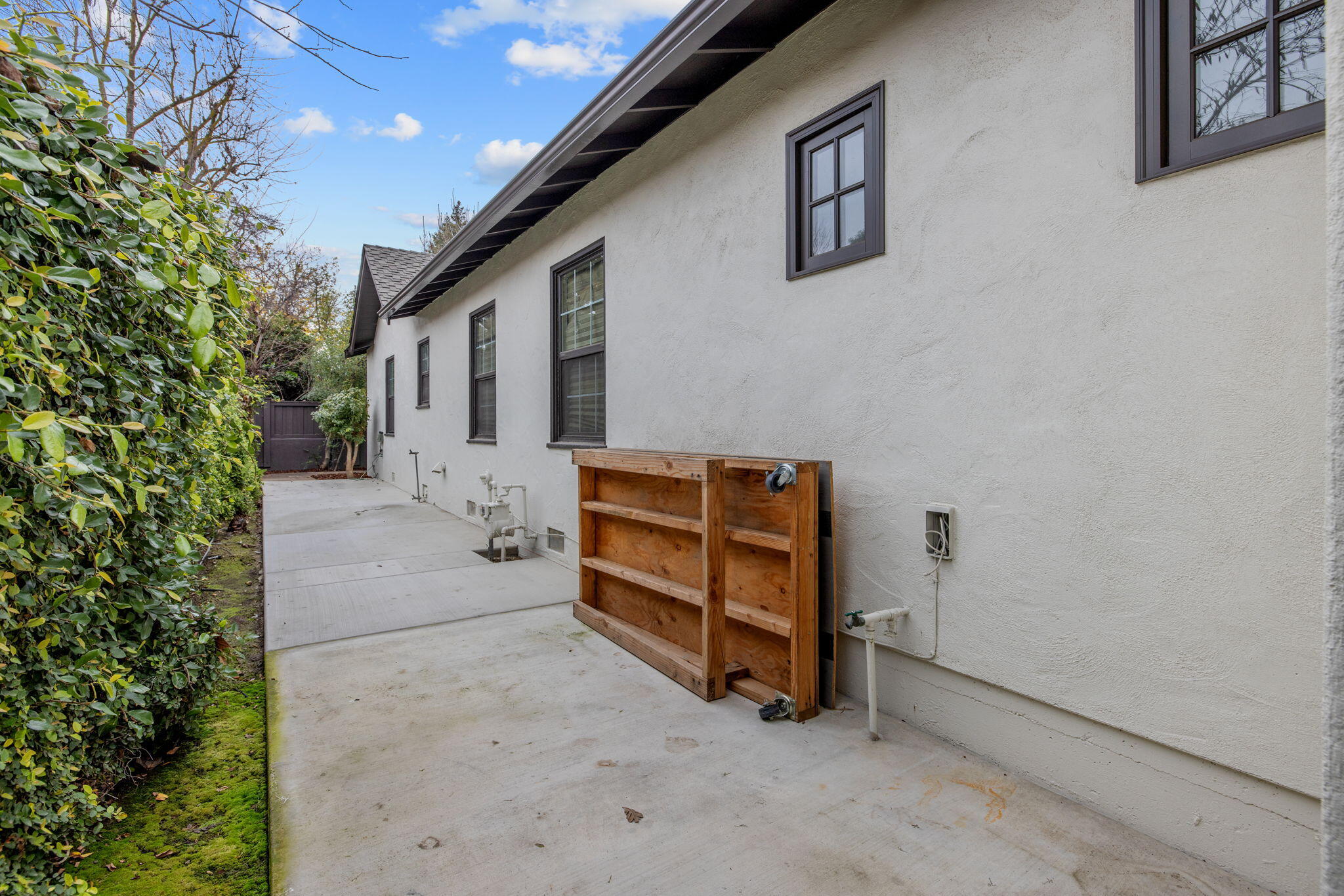 1501 W College Ave, Visalia, CA 93277