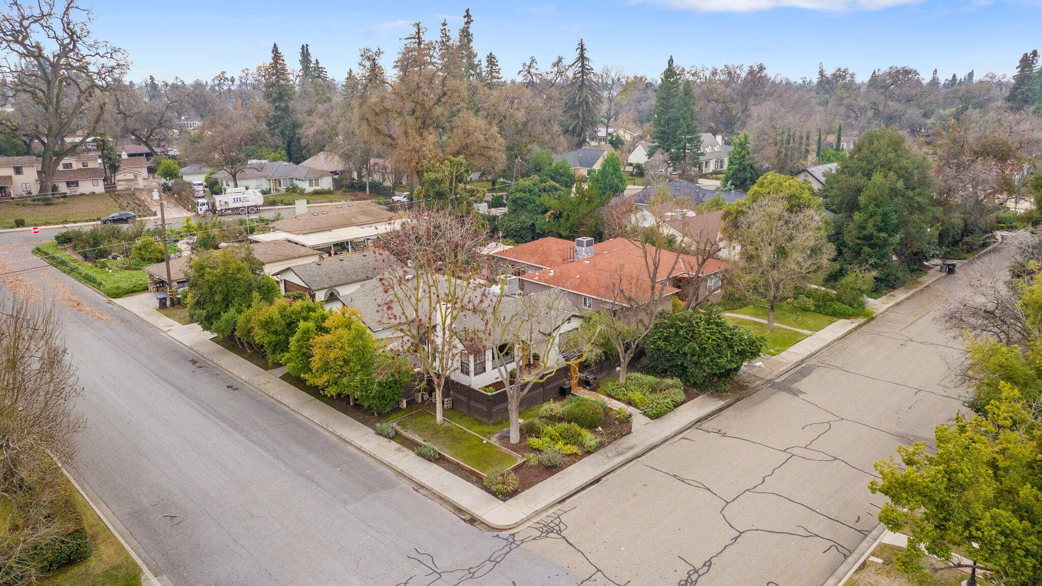 1501 W College Ave, Visalia, CA 93277