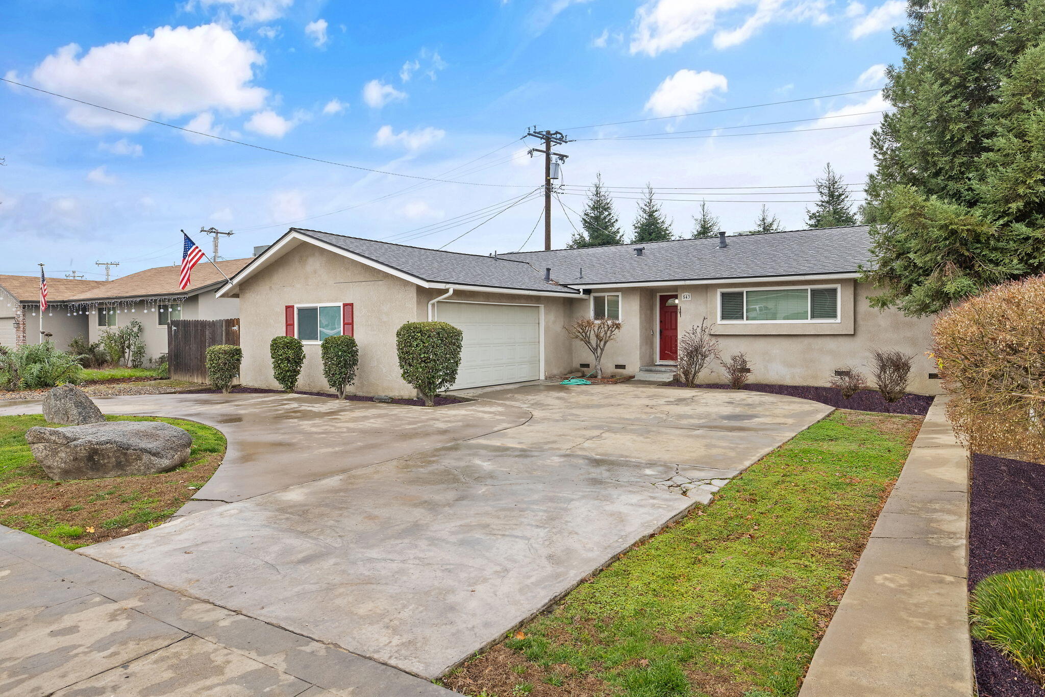 543 S Redwood St, Visalia, CA 93277