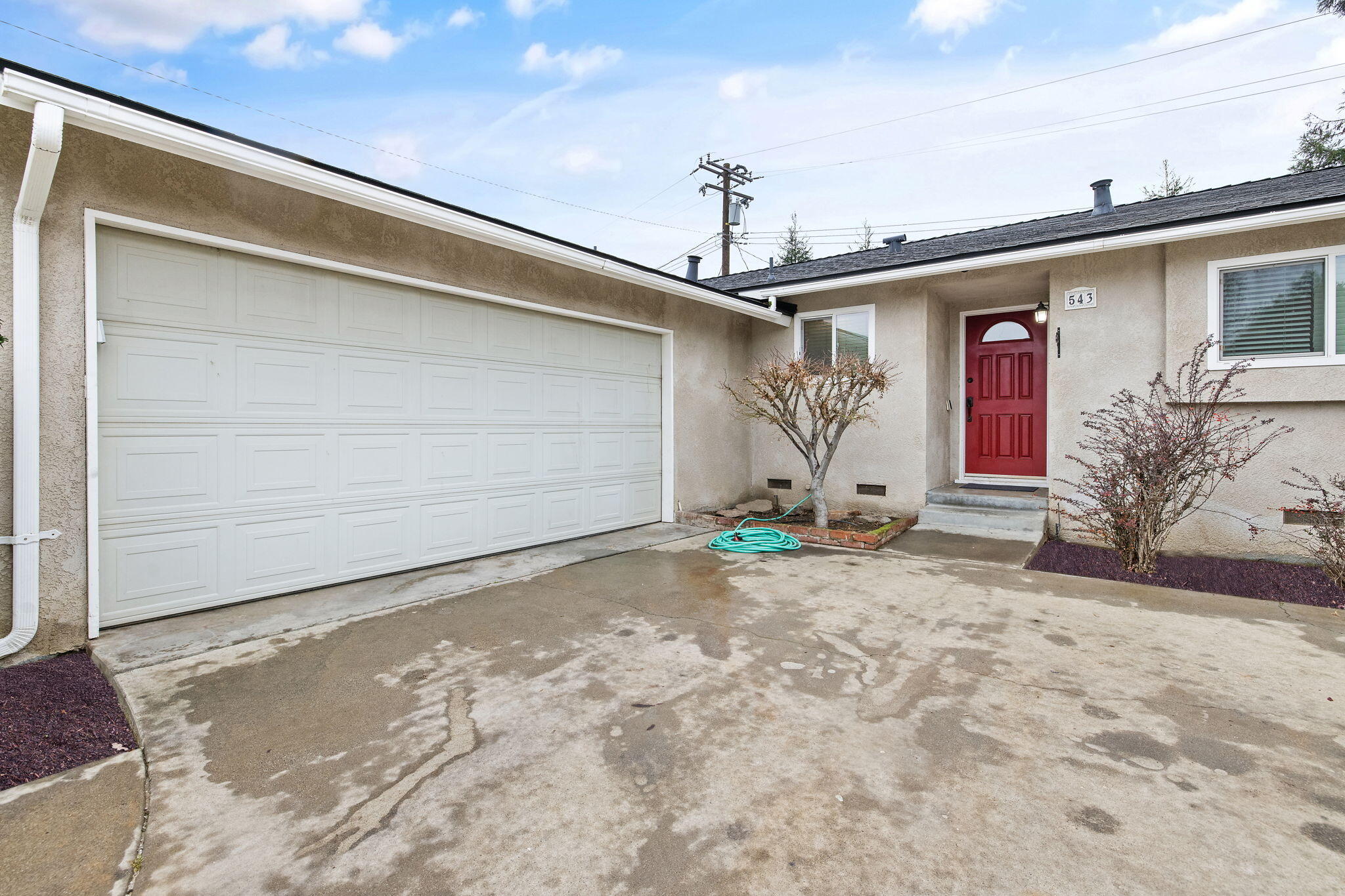 543 S Redwood St, Visalia, CA 93277