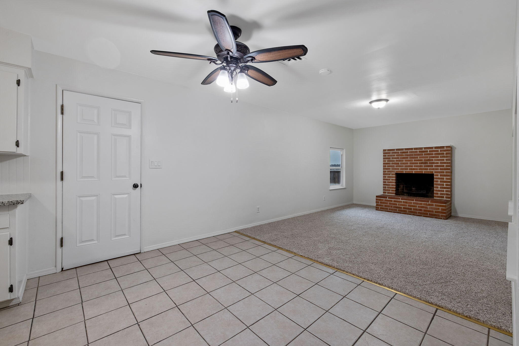 543 S Redwood St, Visalia, CA 93277