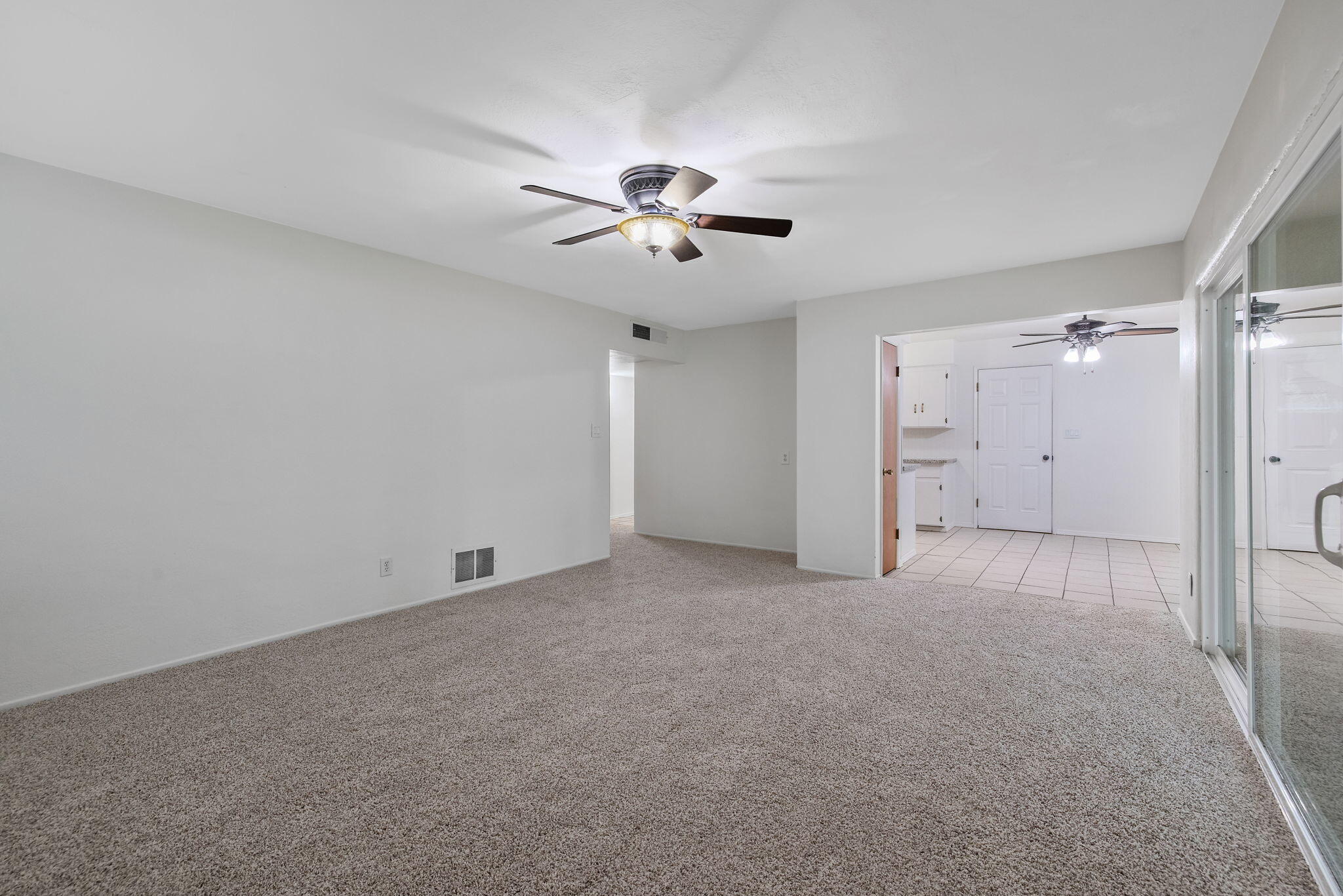 543 S Redwood St, Visalia, CA 93277