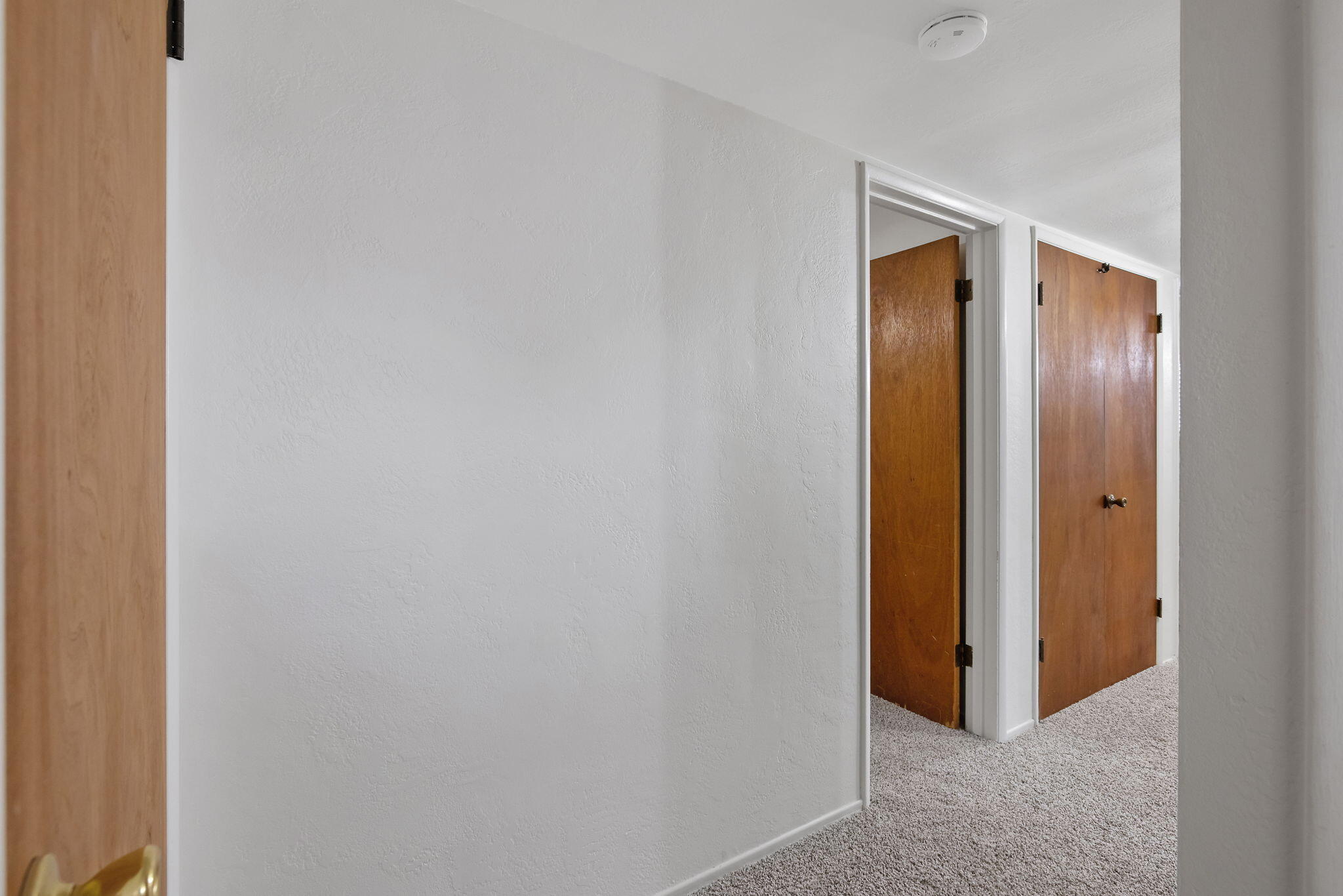 543 S Redwood St, Visalia, CA 93277