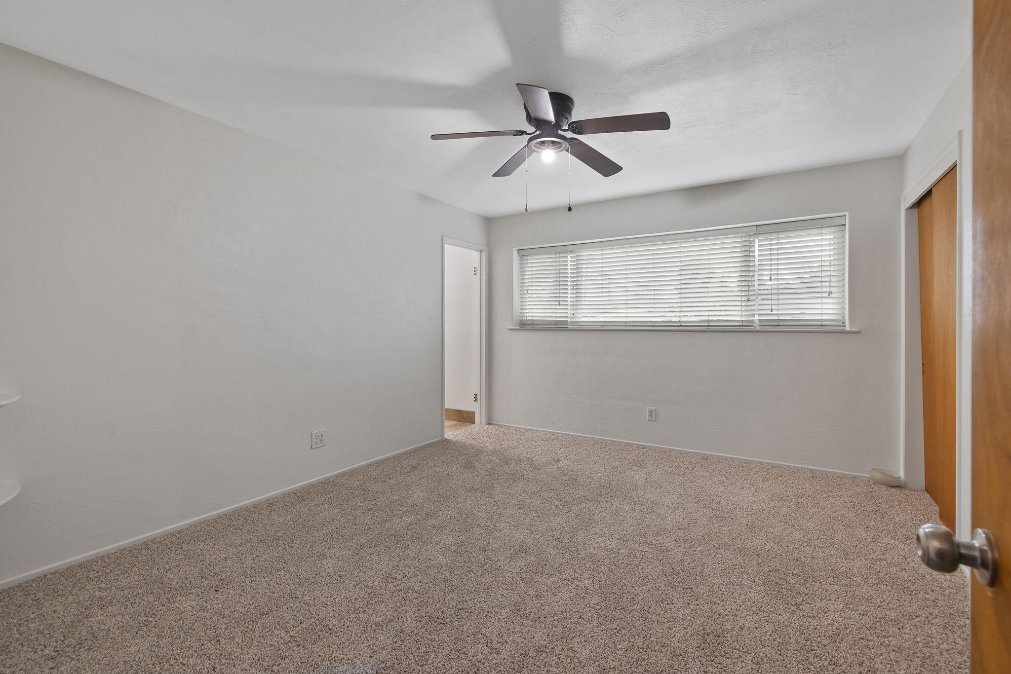 543 S Redwood St, Visalia, CA 93277