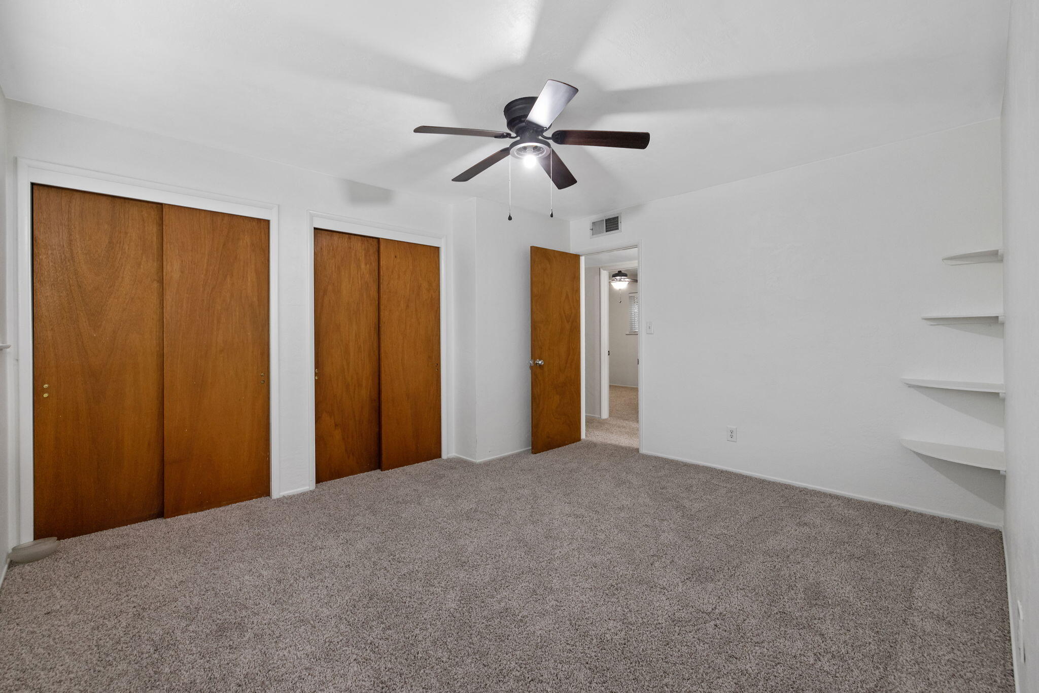 543 S Redwood St, Visalia, CA 93277