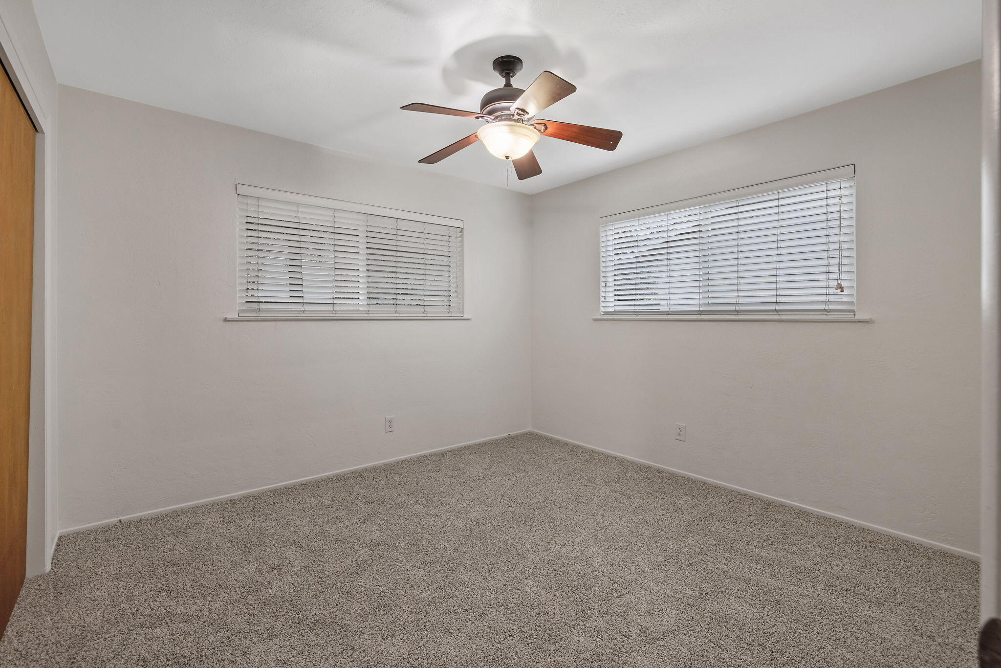 543 S Redwood St, Visalia, CA 93277