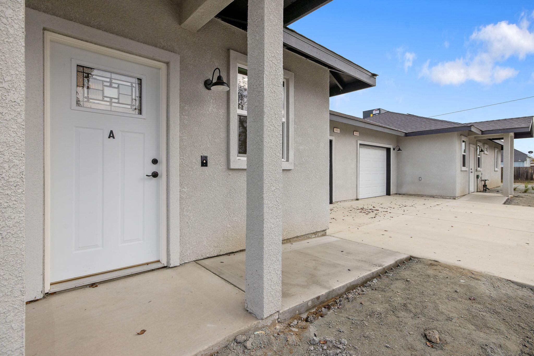 601 E 10th St, Hanford, CA 93230