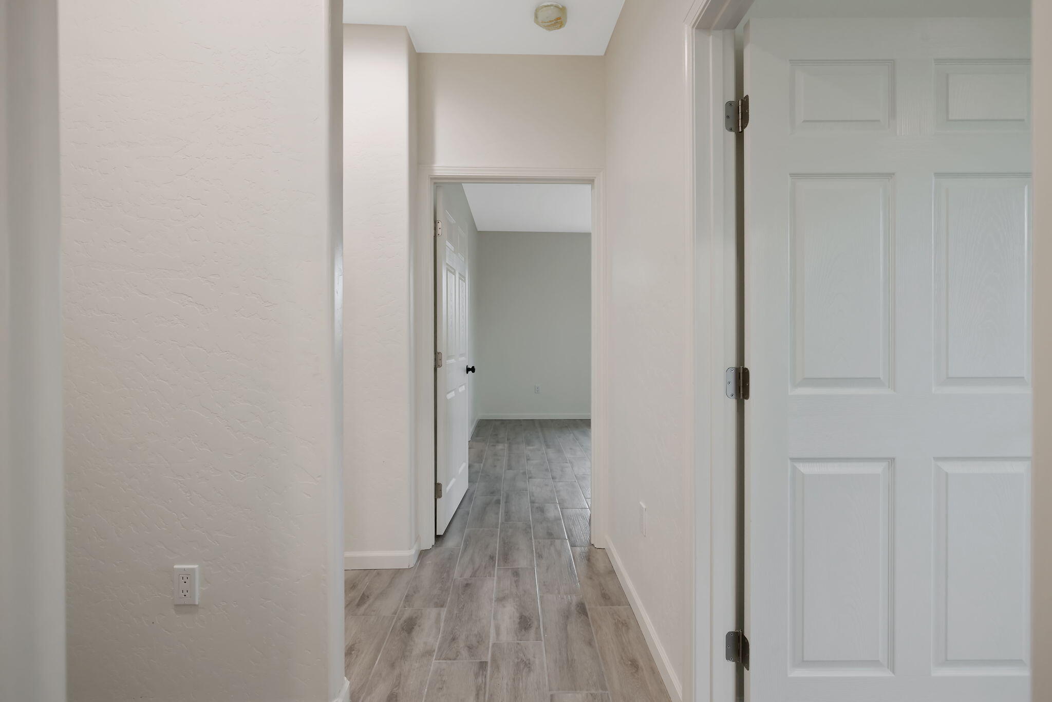 601 E 10th St, Hanford, CA 93230