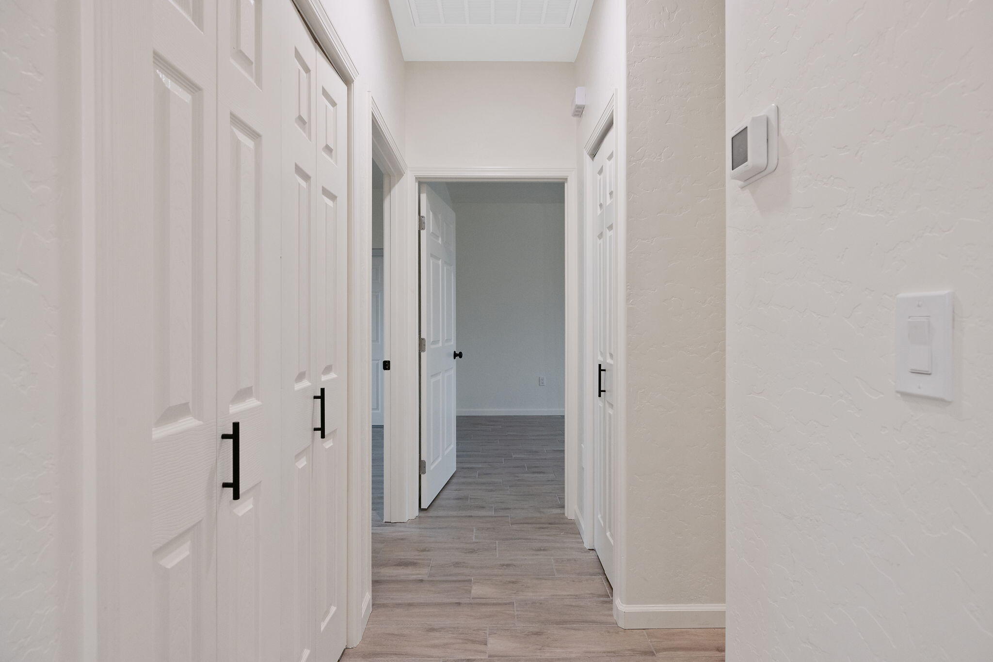 601 E 10th St, Hanford, CA 93230