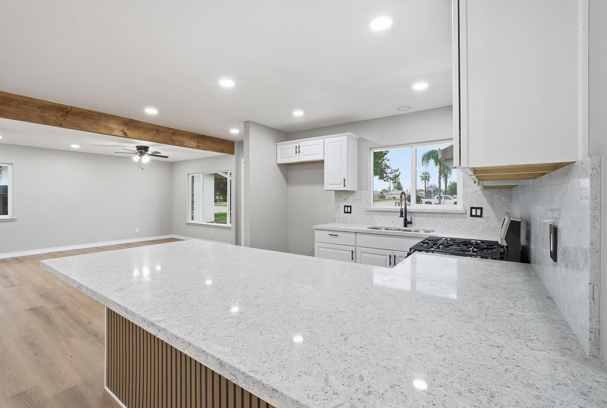 710 Mccomb Ave, Porterville, CA 93257