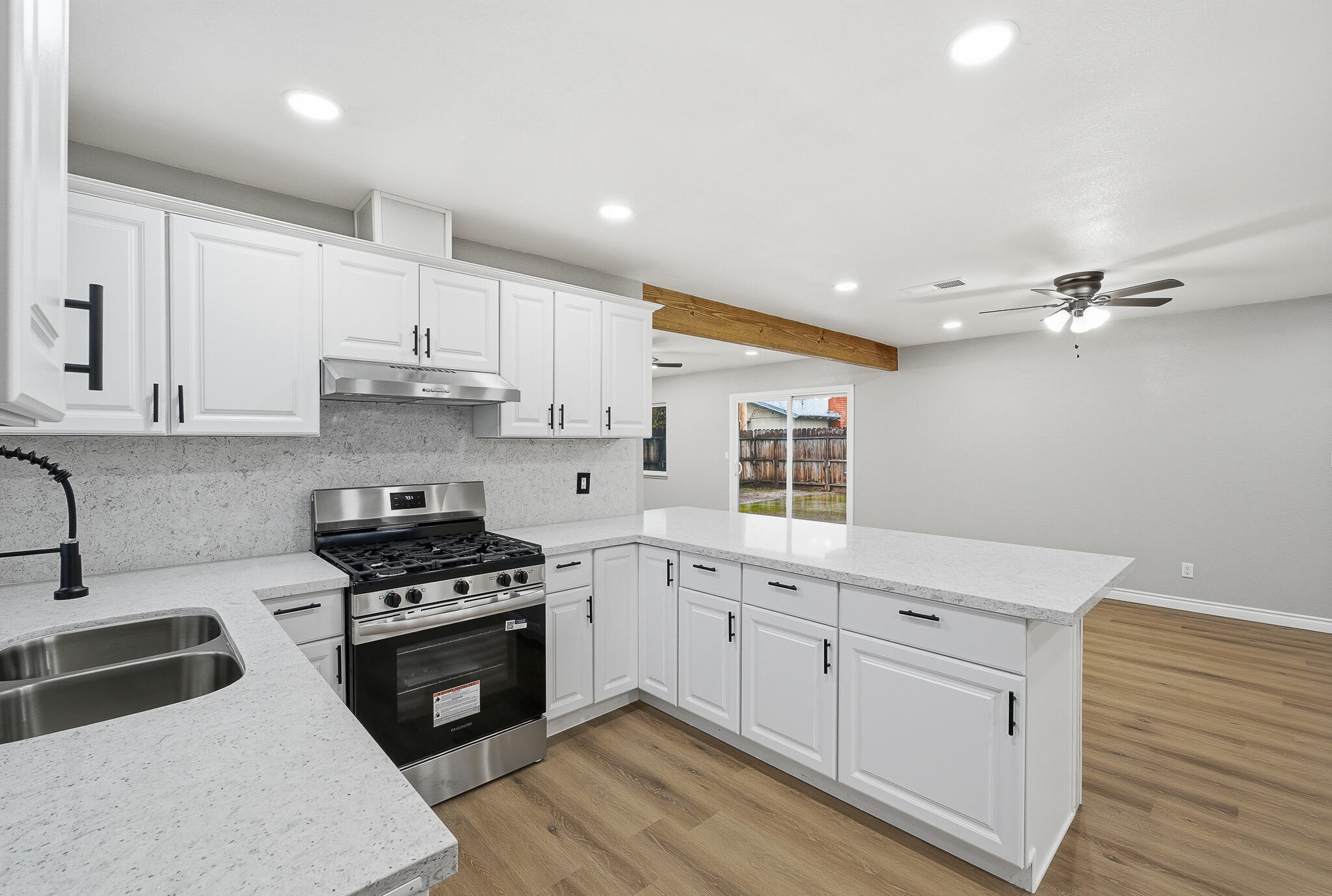 710 Mccomb Ave, Porterville, CA 93257