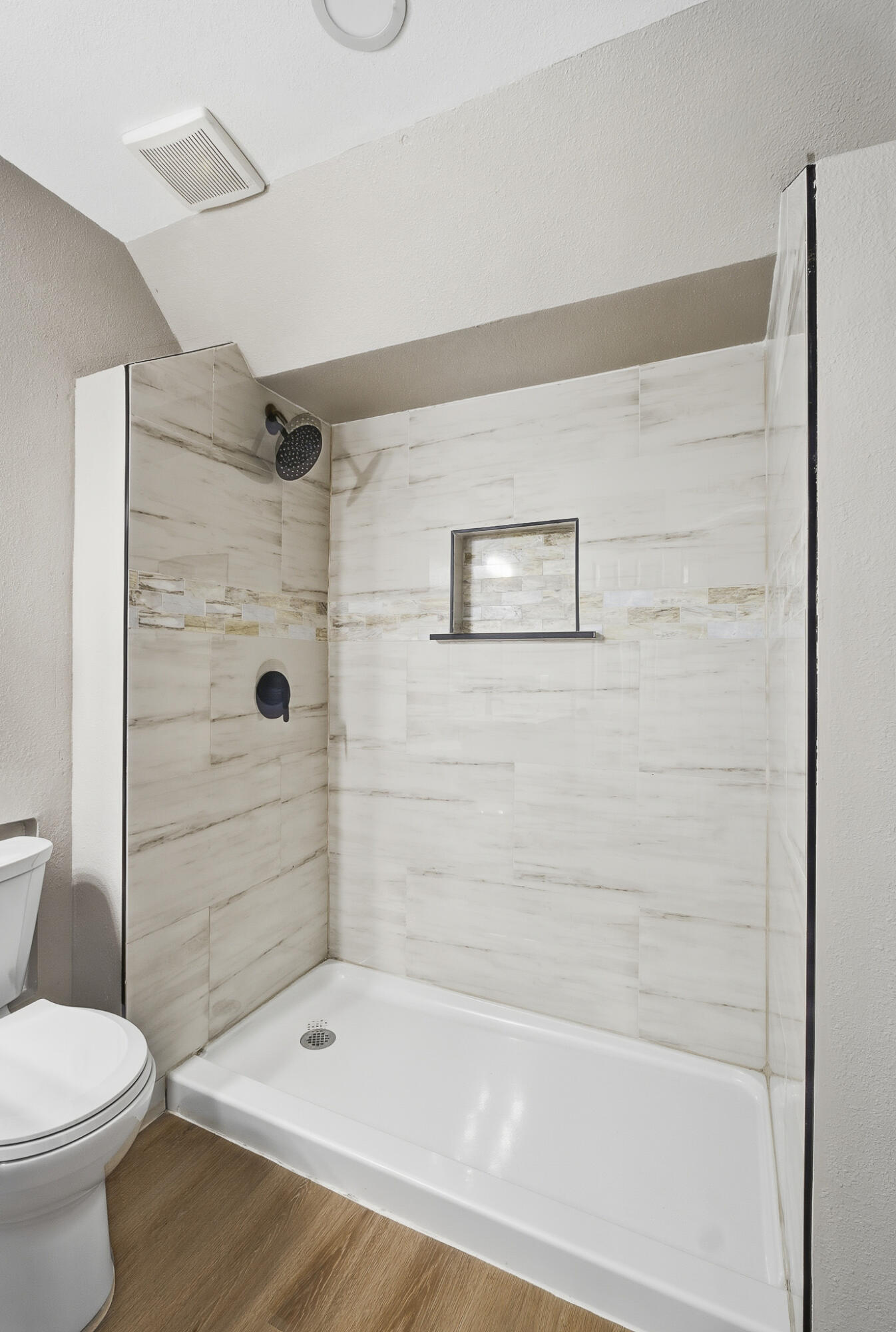 710 Mccomb Ave, Porterville, CA 93257