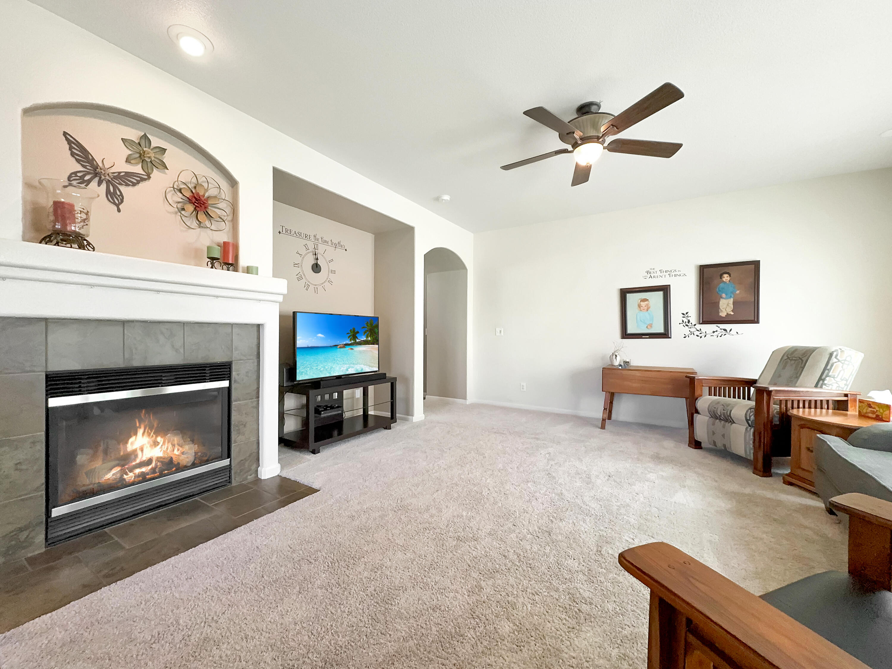 2221 S Conyer Ct, Visalia, CA 93277