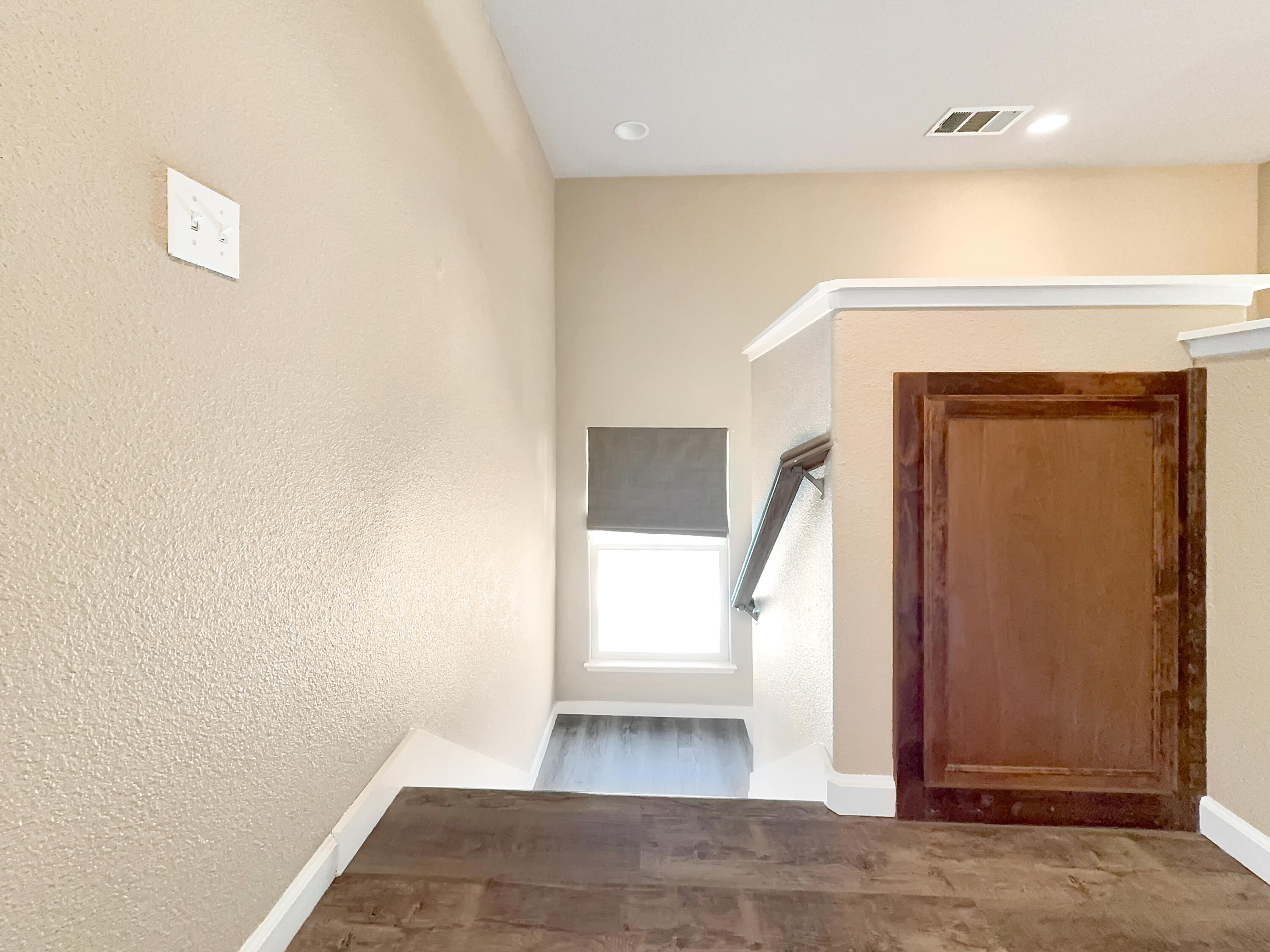 2221 S Conyer Ct, Visalia, CA 93277