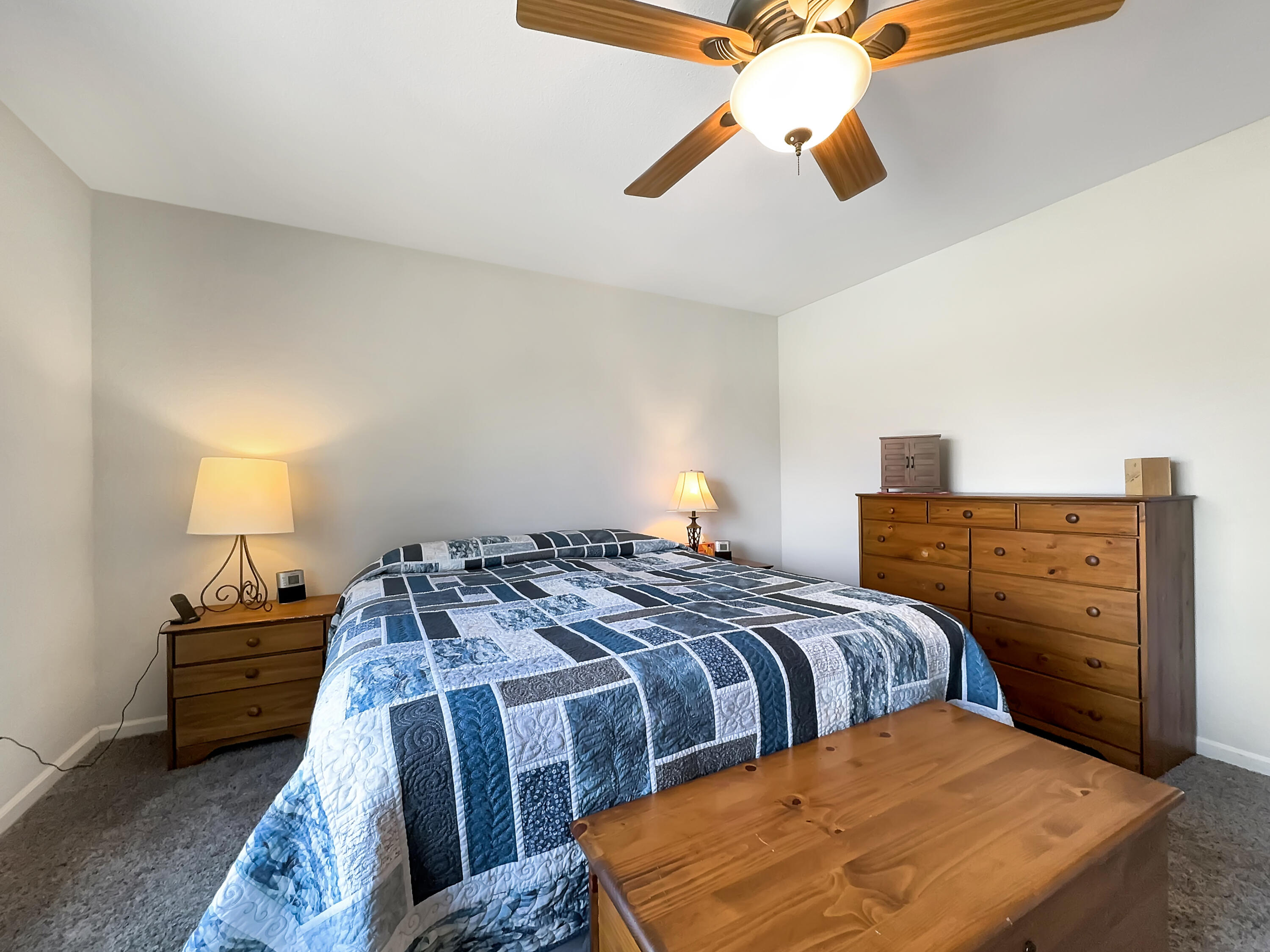 2221 S Conyer Ct, Visalia, CA 93277