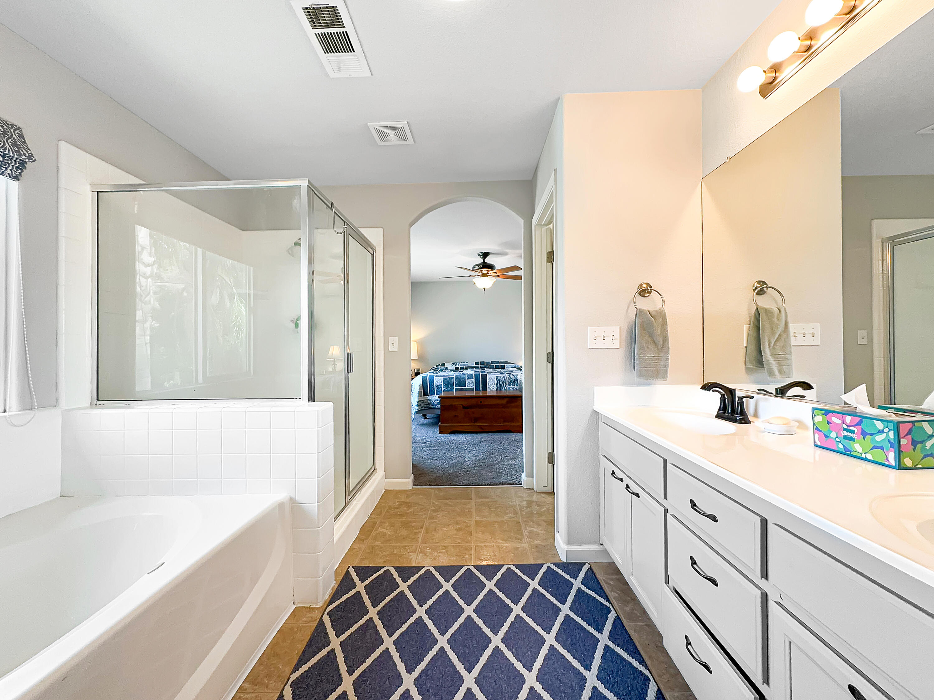 2221 S Conyer Ct, Visalia, CA 93277