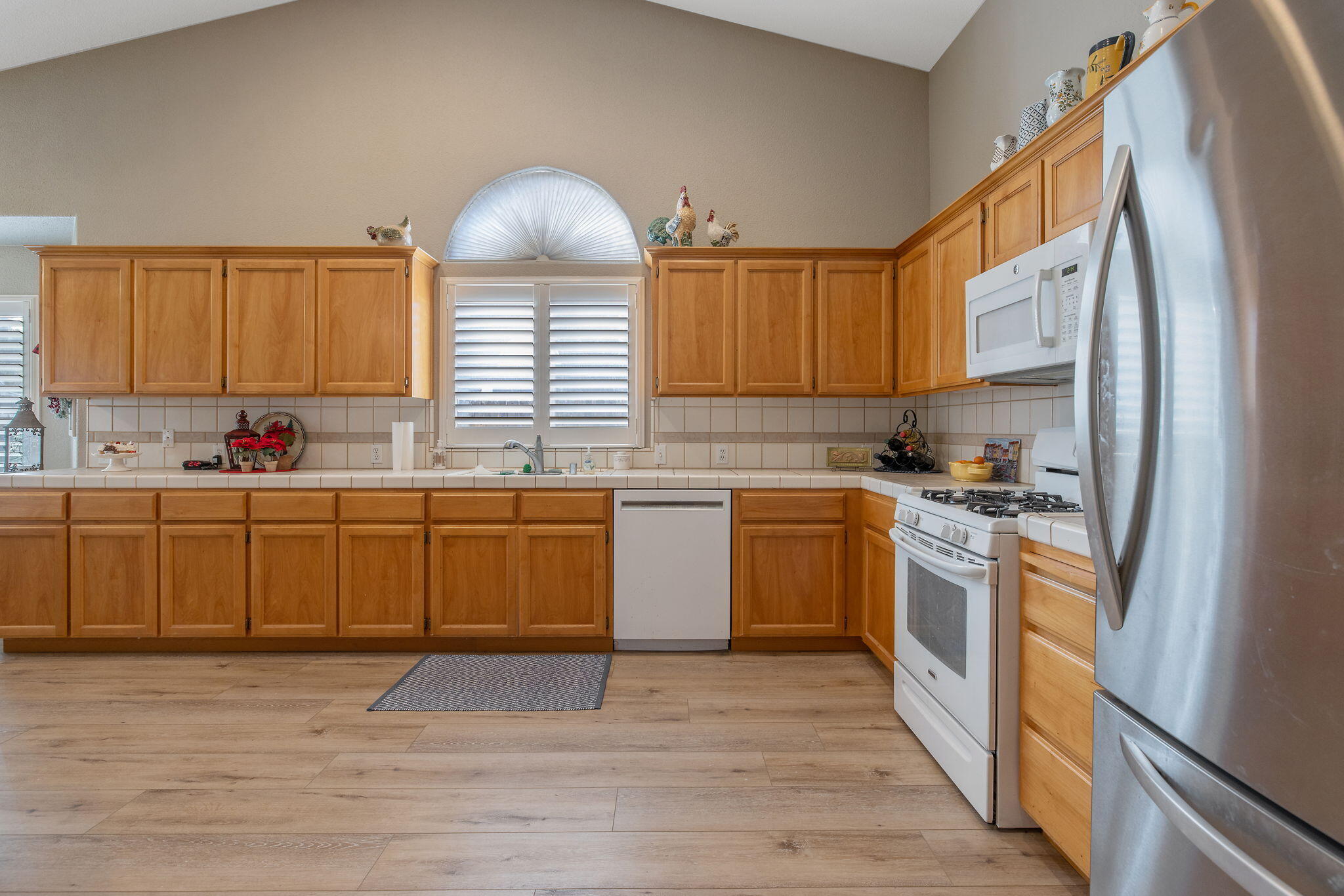 2717 W Oakridge Ave, Visalia, CA 93291