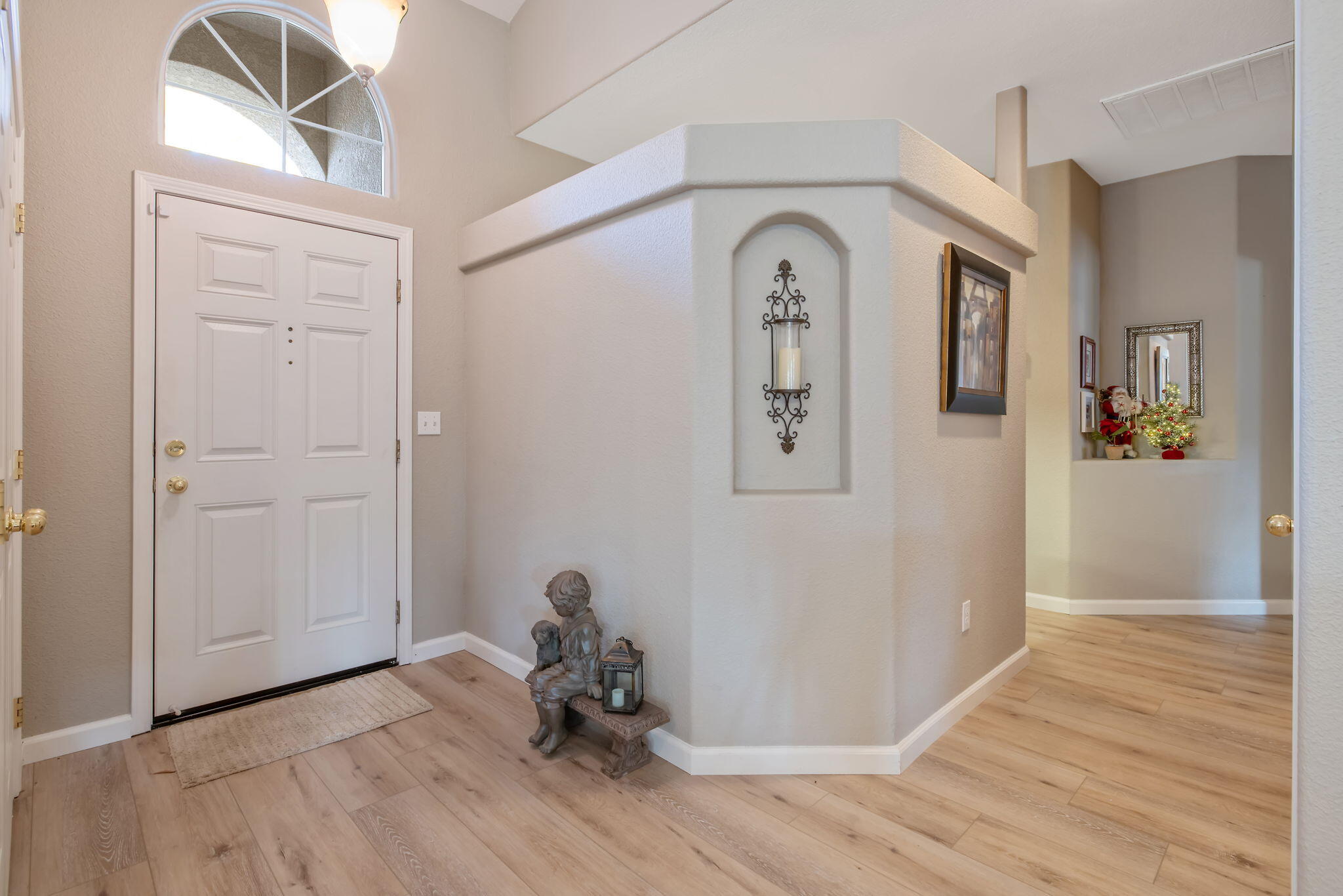 2717 W Oakridge Ave, Visalia, CA 93291