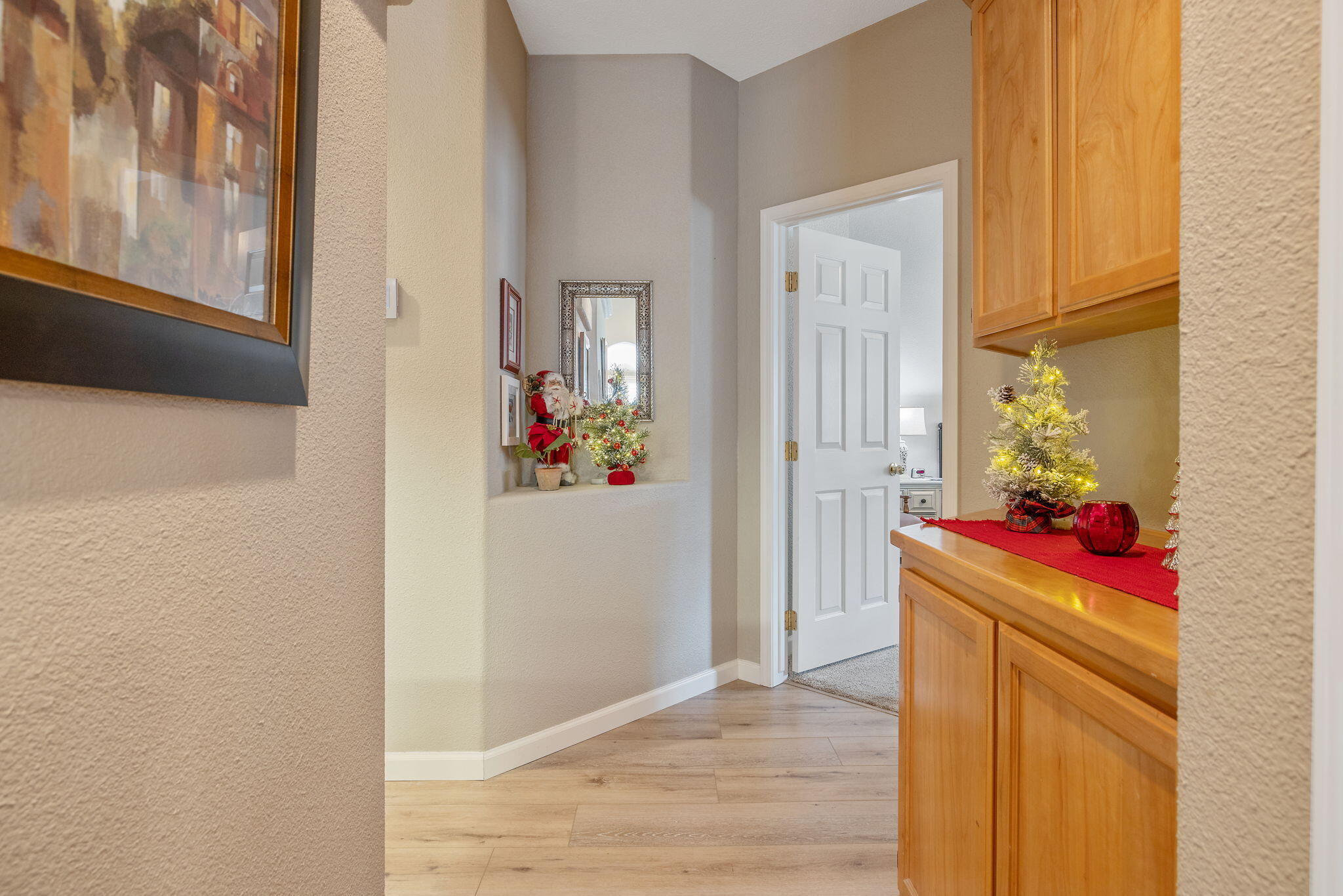 2717 W Oakridge Ave, Visalia, CA 93291