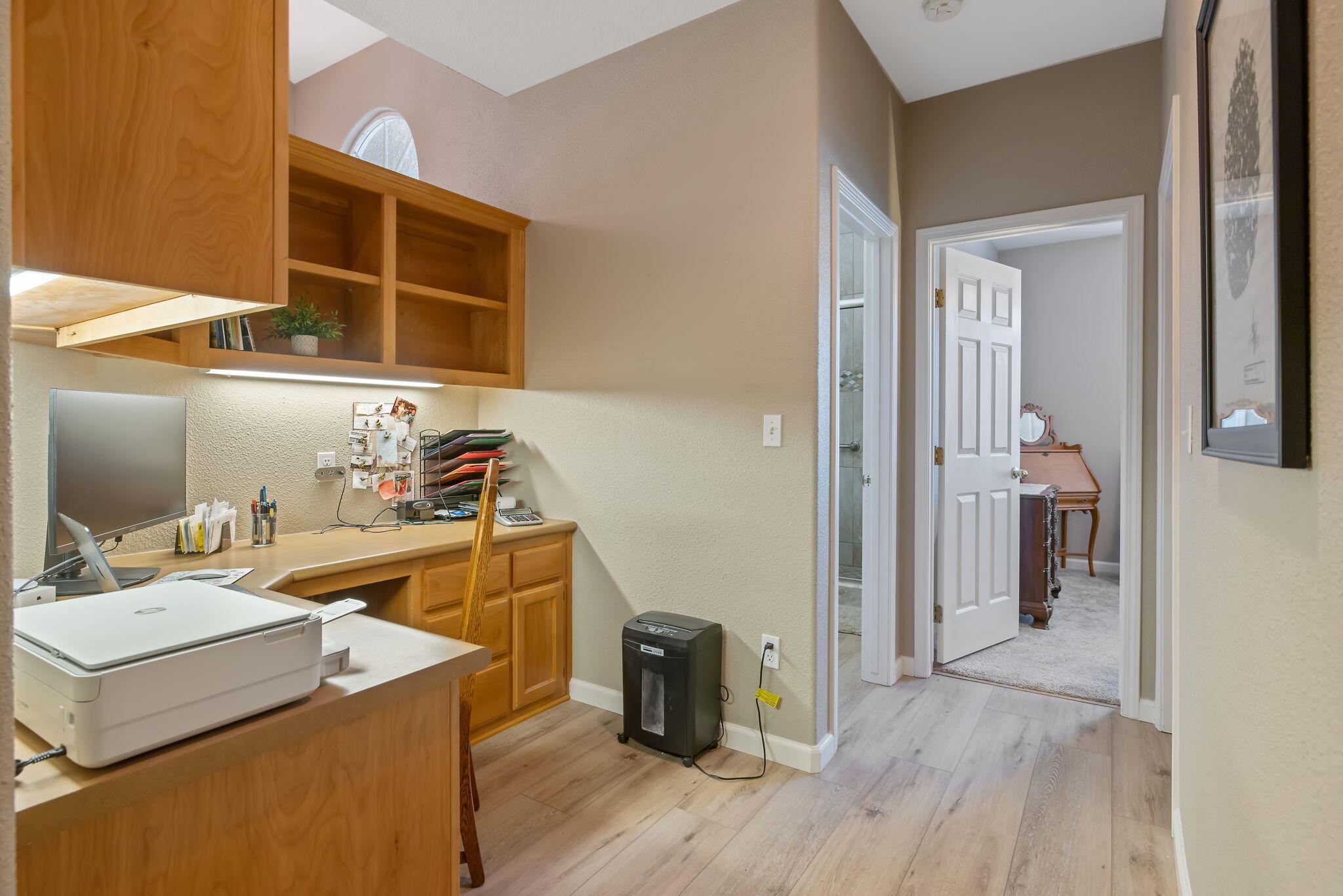 2717 W Oakridge Ave, Visalia, CA 93291