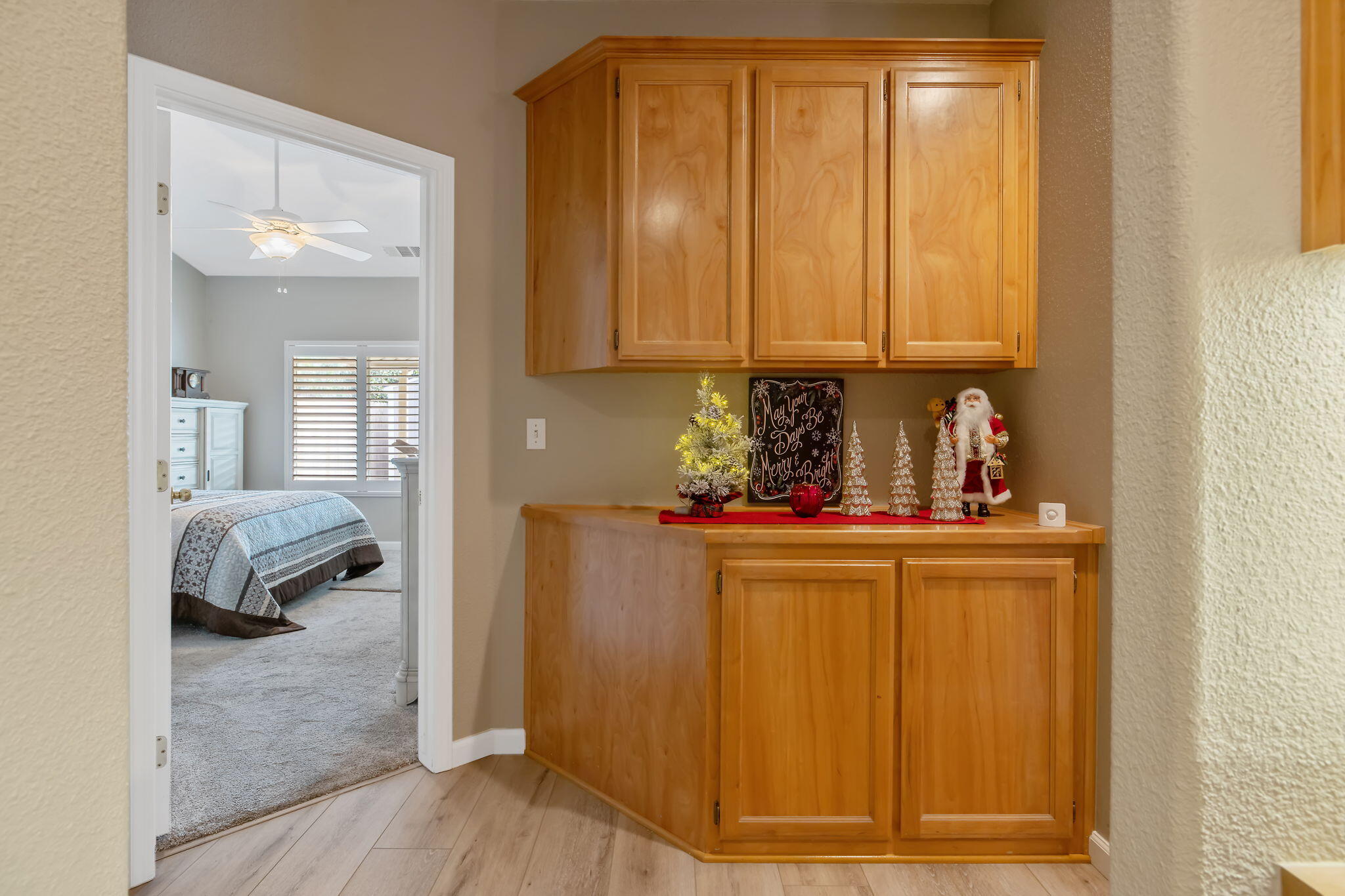 2717 W Oakridge Ave, Visalia, CA 93291