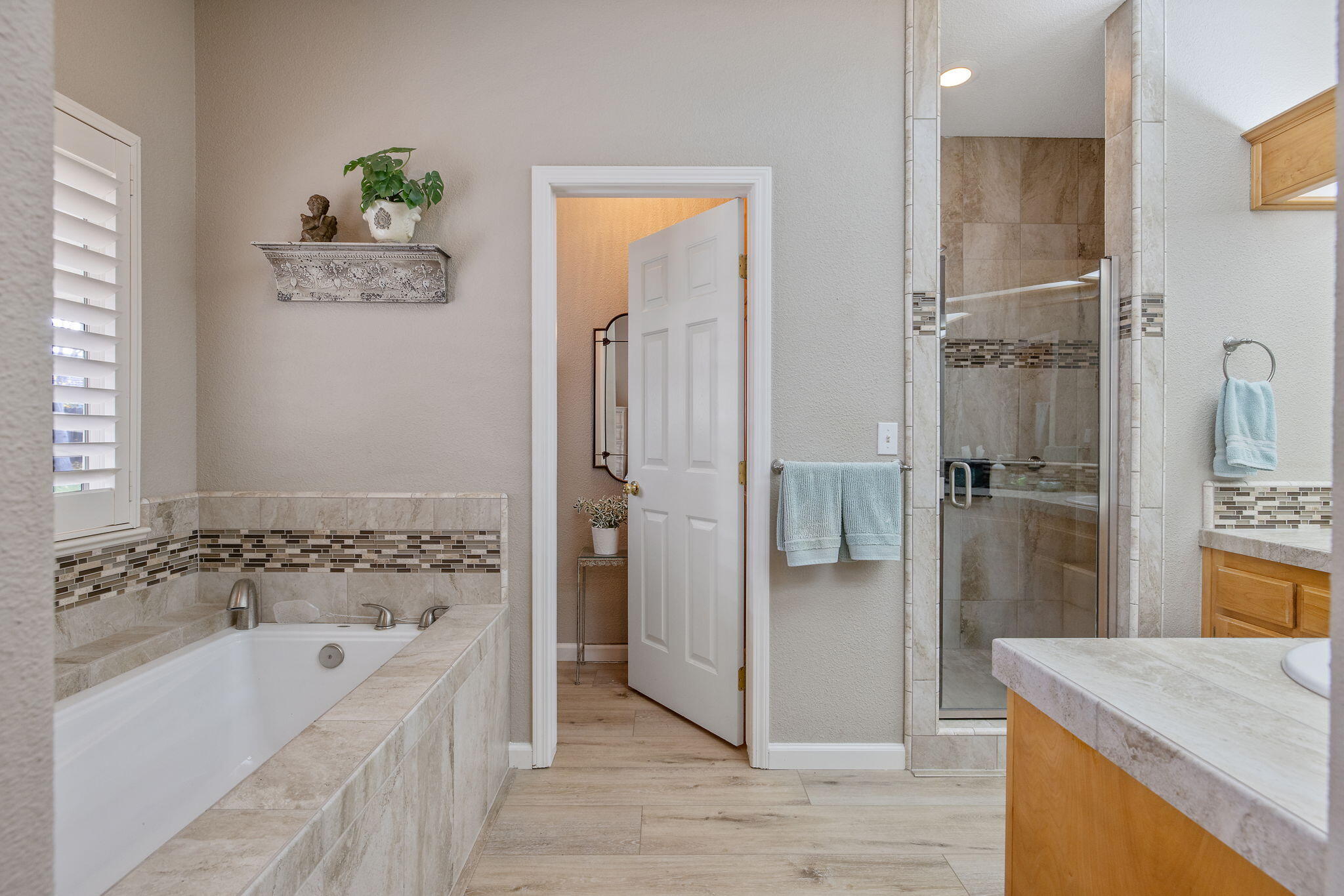 2717 W Oakridge Ave, Visalia, CA 93291