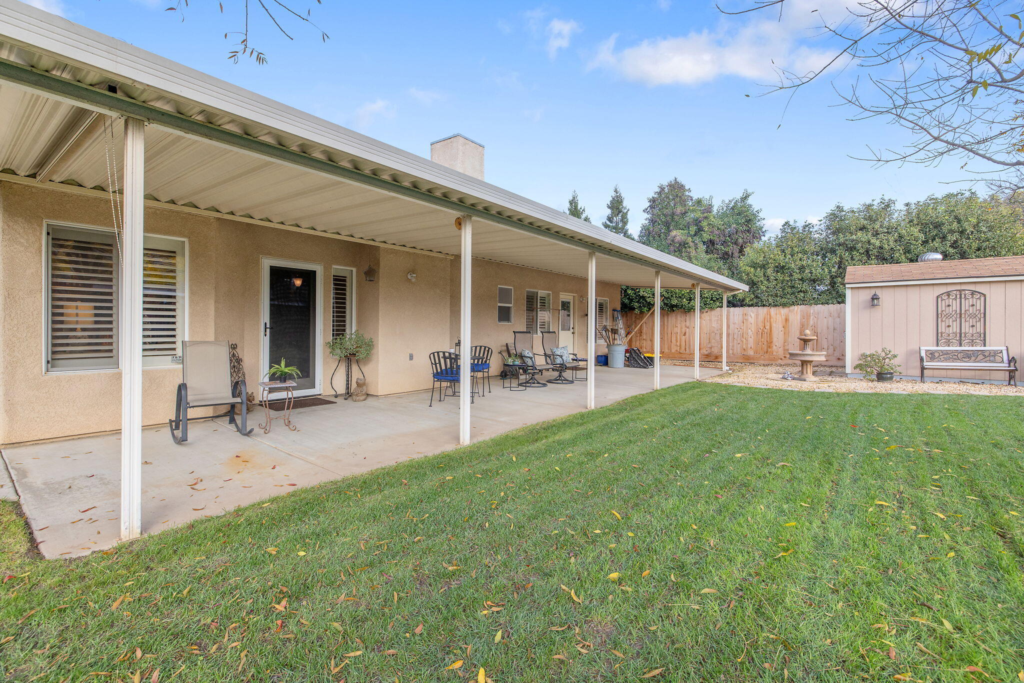 2717 W Oakridge Ave, Visalia, CA 93291