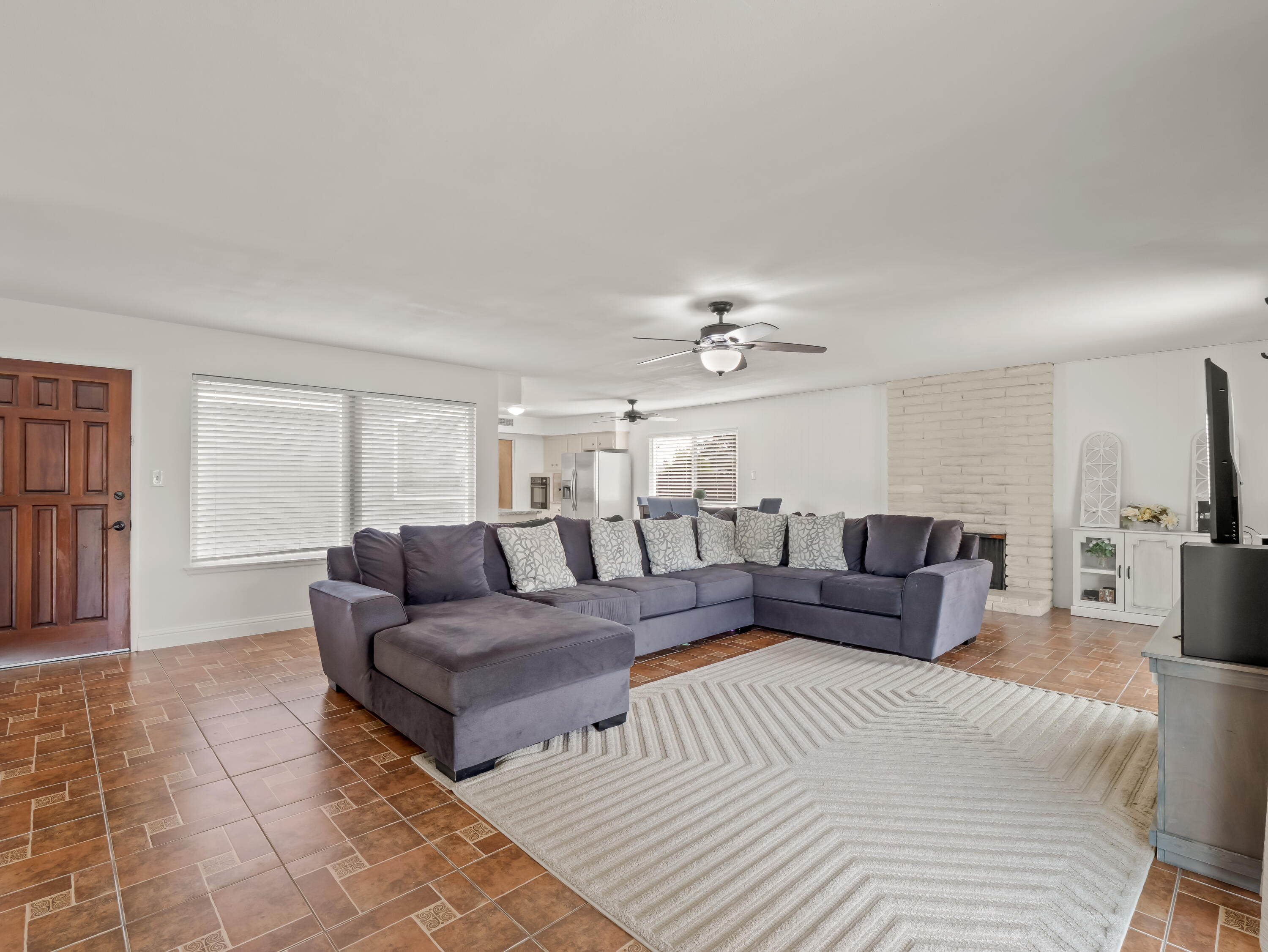 4535 N Laureen Ave, Fresno, CA 93726