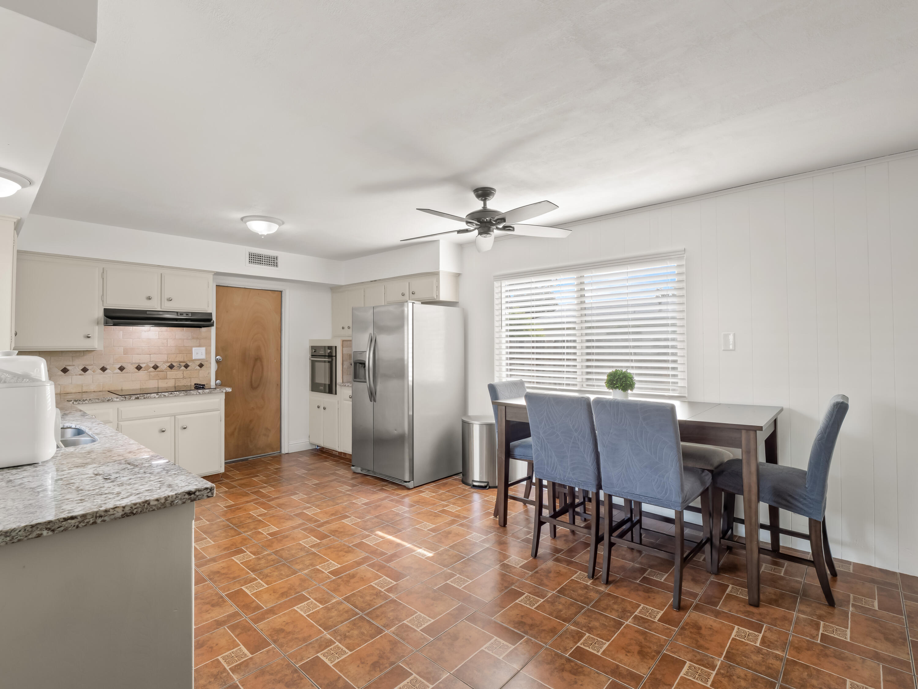 4535 N Laureen Ave, Fresno, CA 93726