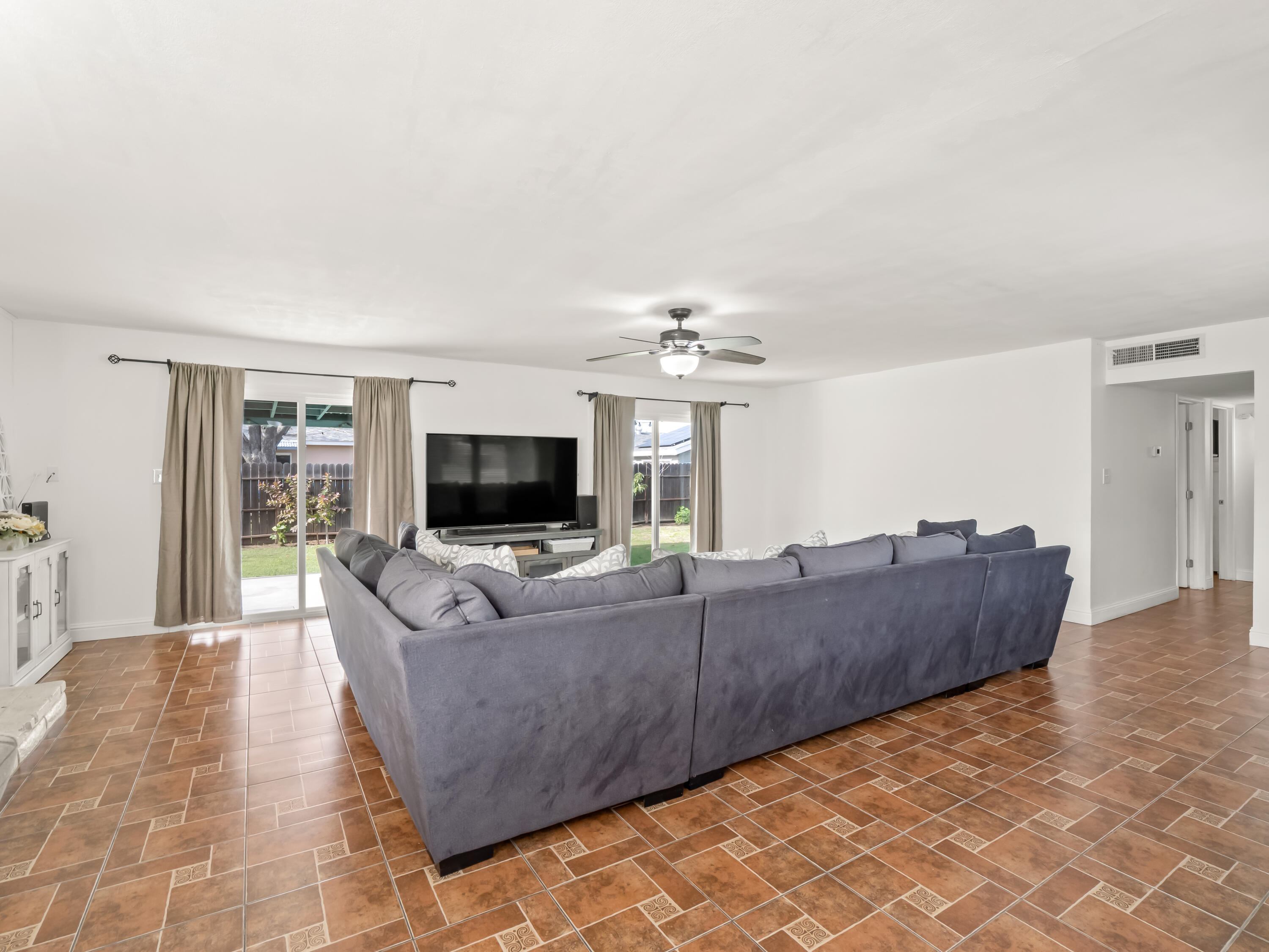 4535 N Laureen Ave, Fresno, CA 93726