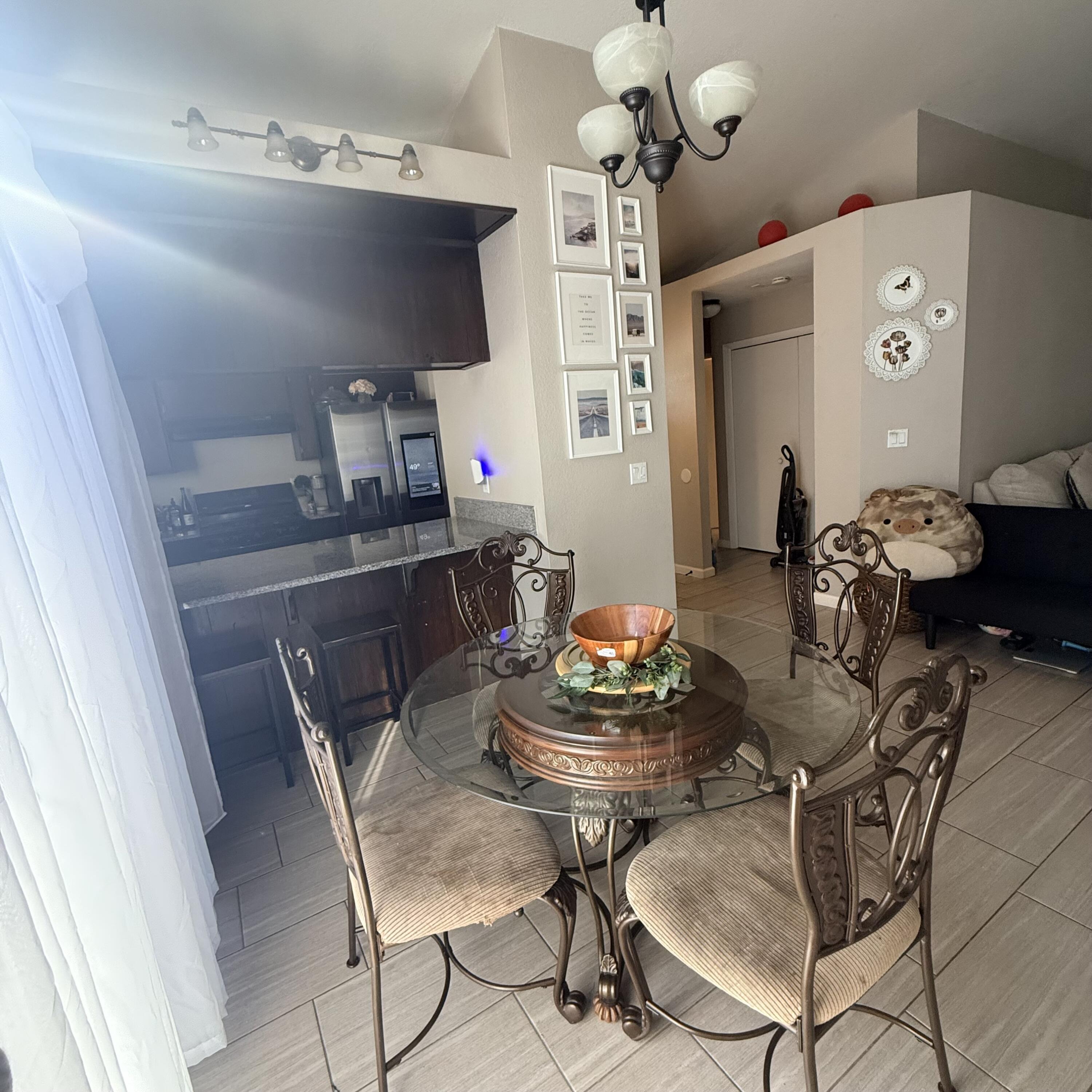 1338 E Castlecrest Ave, Visalia, CA 93292