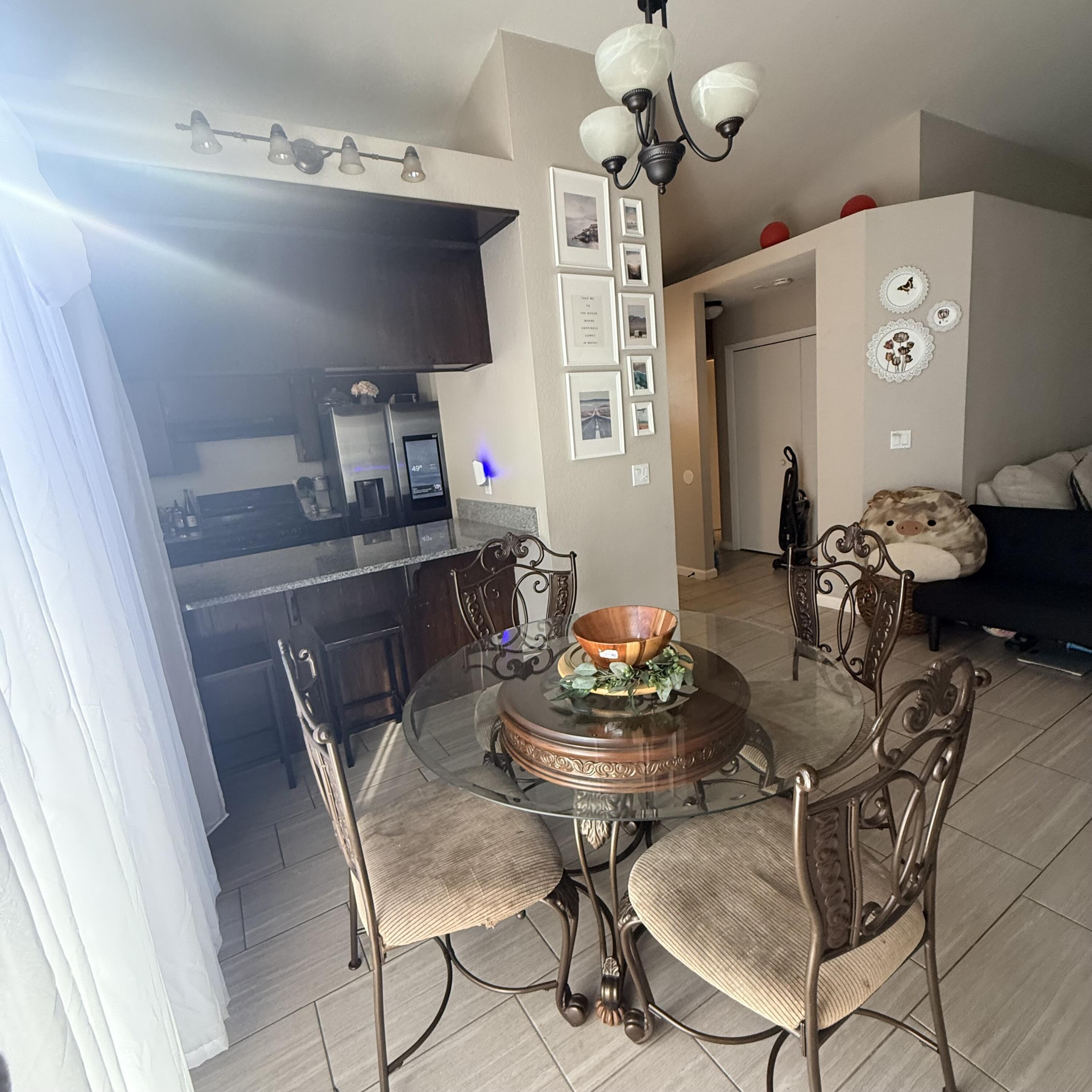 1338 E Castlecrest Ave, Visalia, CA 93292