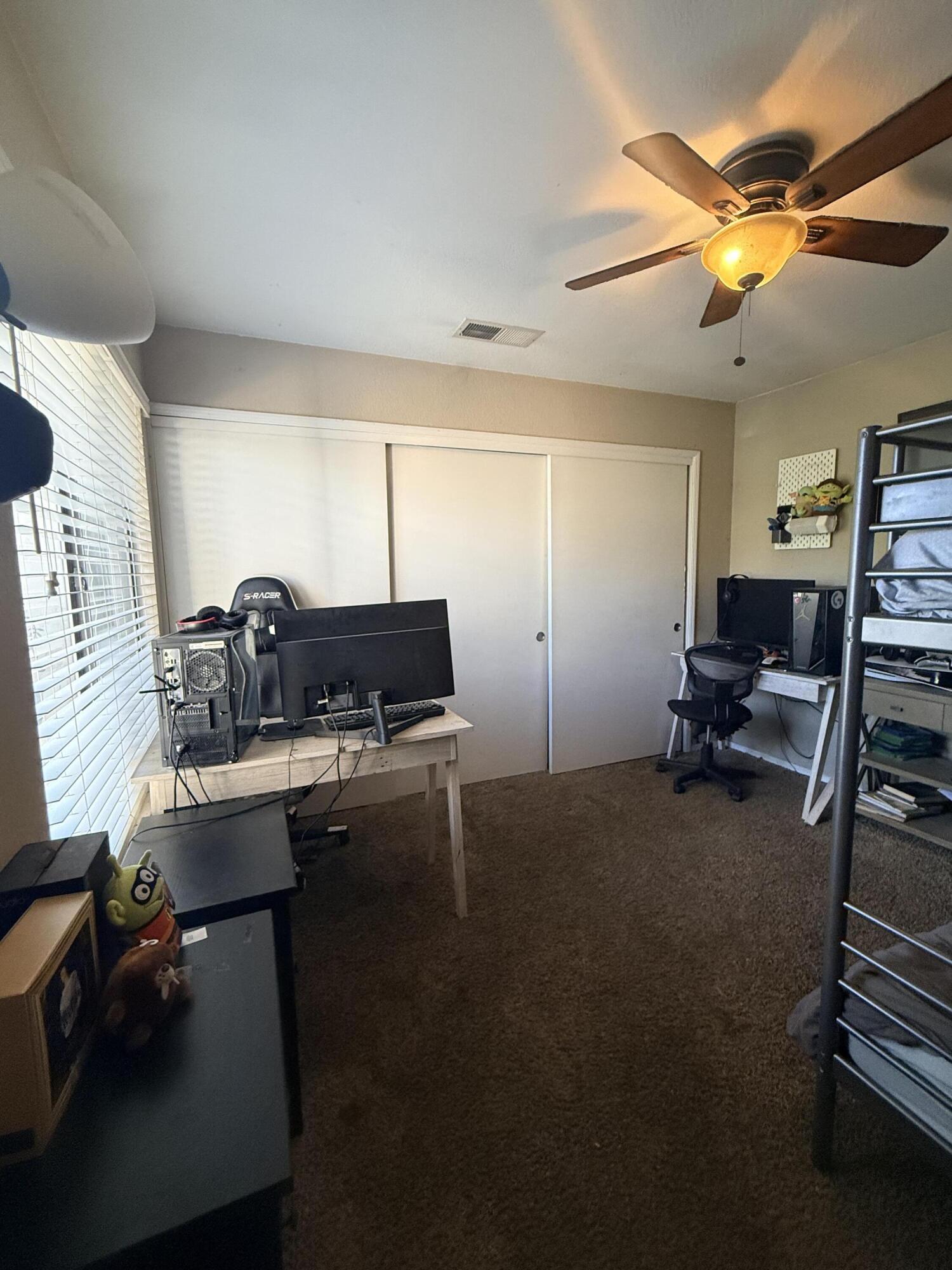 1338 E Castlecrest Ave, Visalia, CA 93292