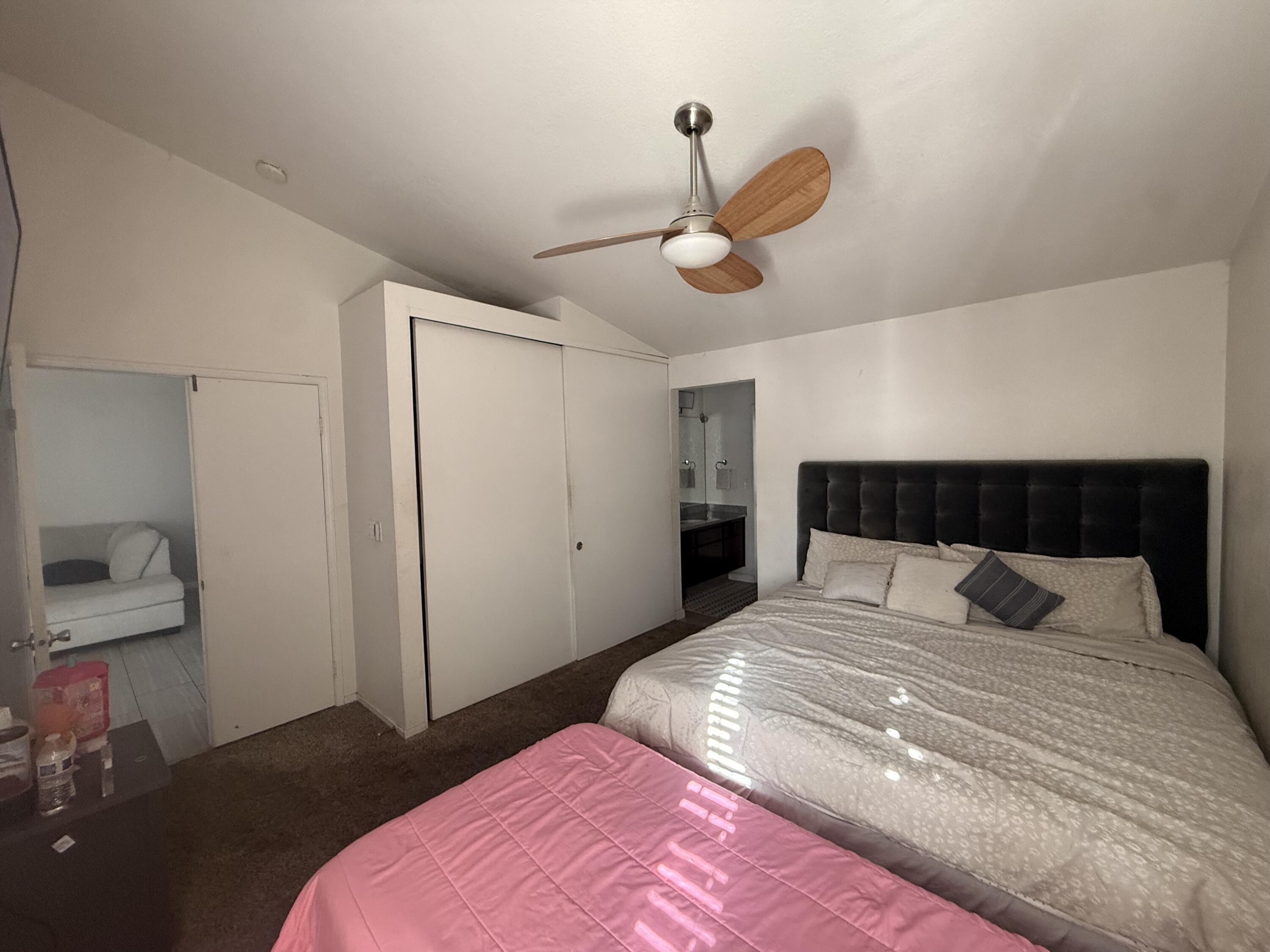 1338 E Castlecrest Ave, Visalia, CA 93292