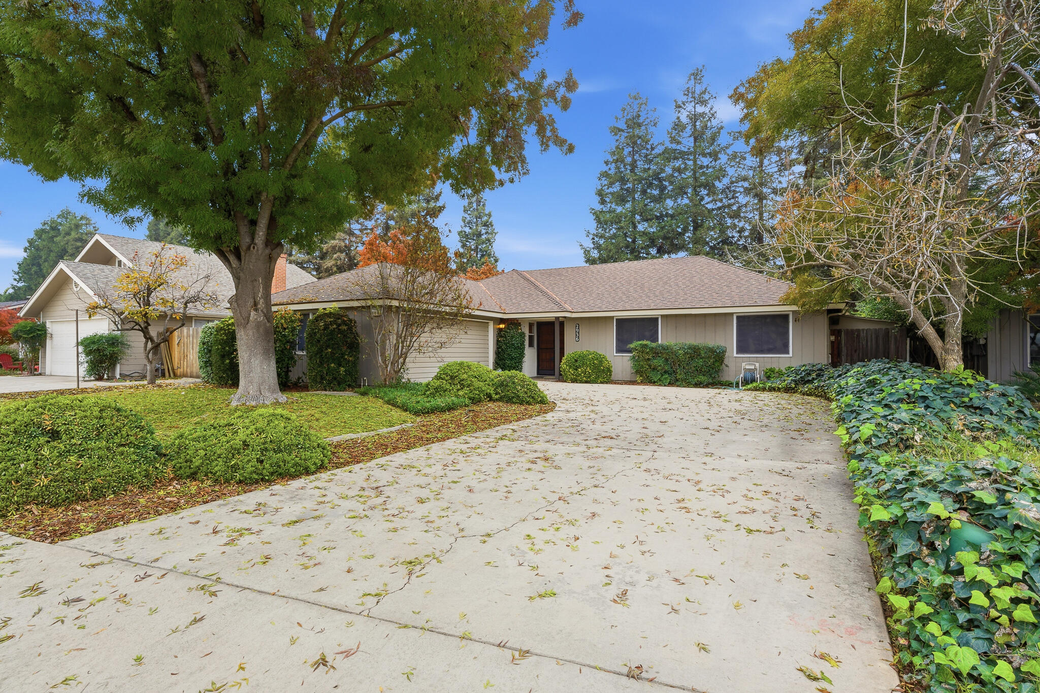 2936 S Conyer St, Visalia, CA 93277