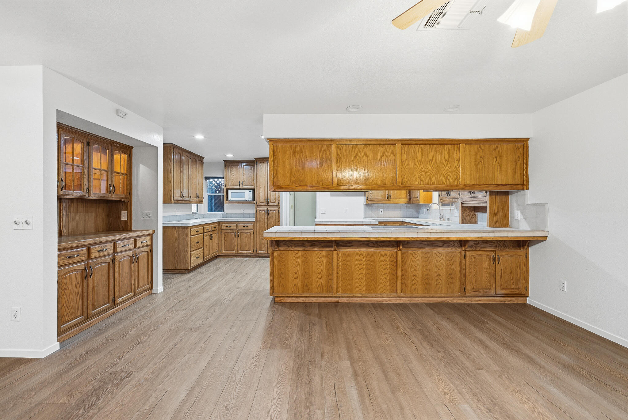 2936 S Conyer St, Visalia, CA 93277