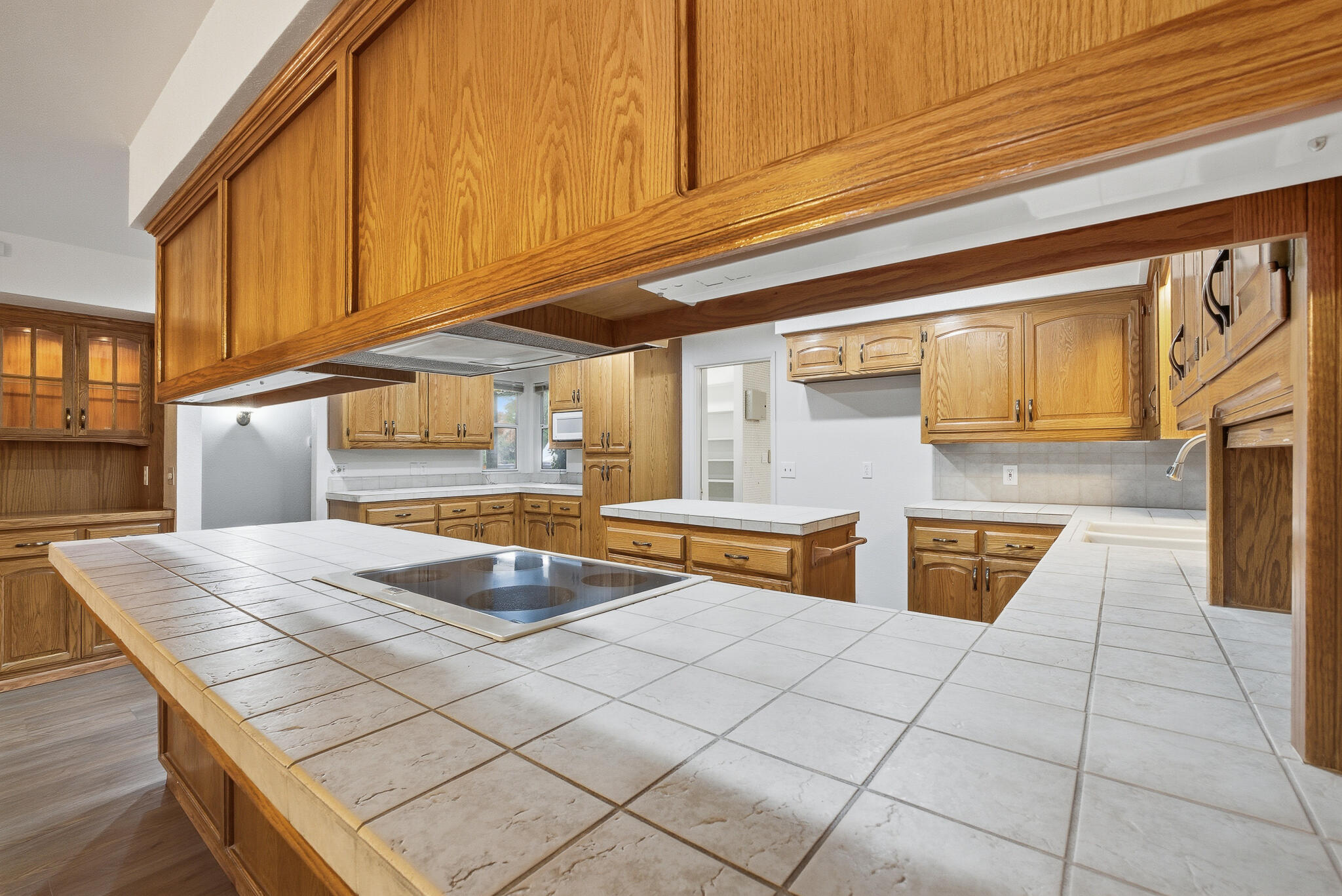 2936 S Conyer St, Visalia, CA 93277