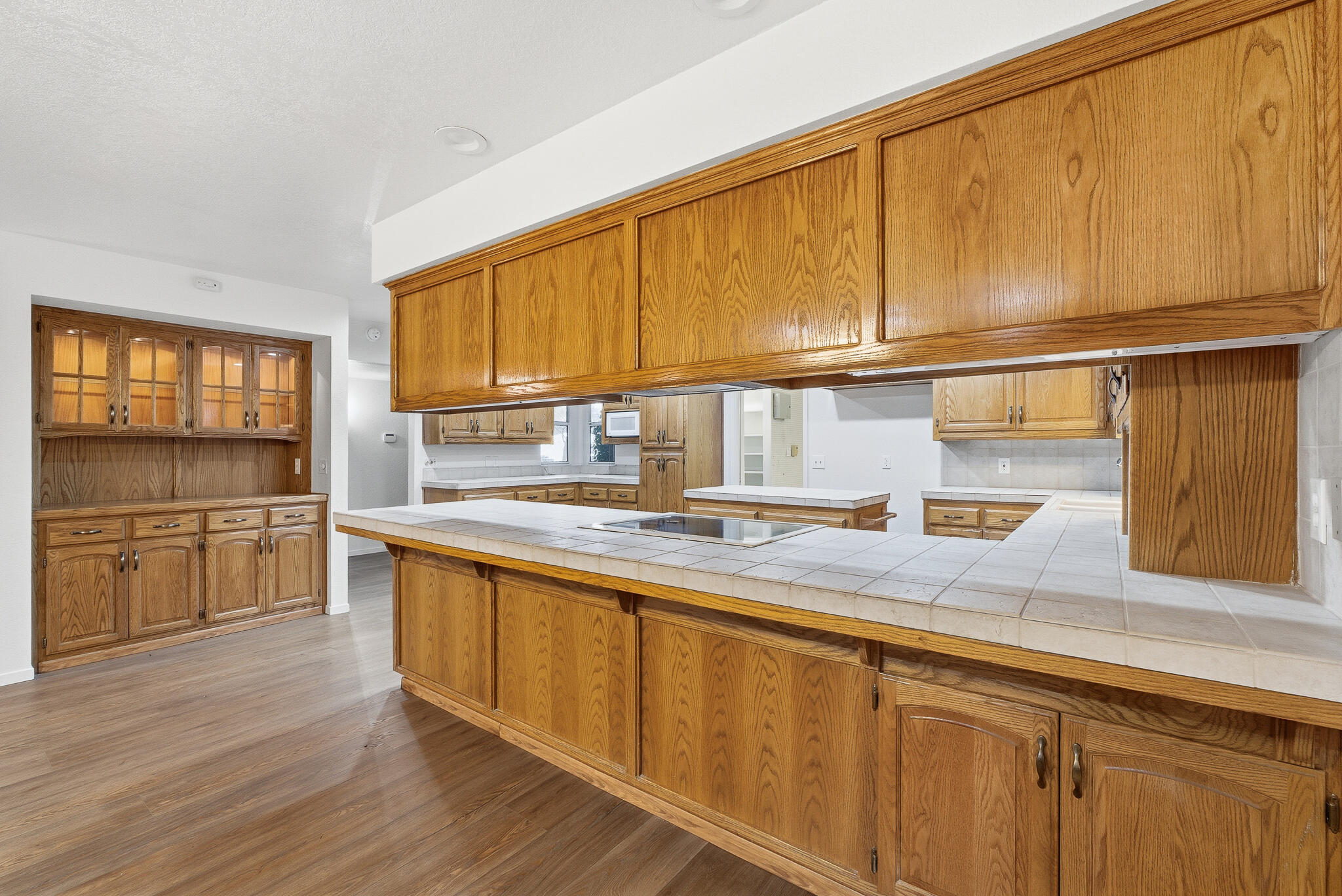 2936 S Conyer St, Visalia, CA 93277