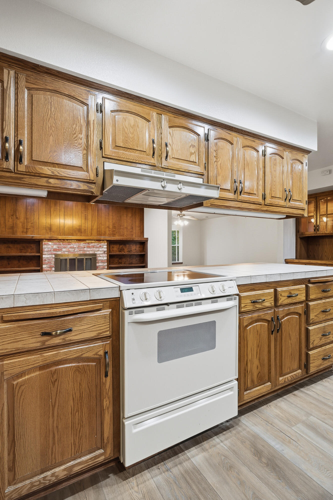 2936 S Conyer St, Visalia, CA 93277