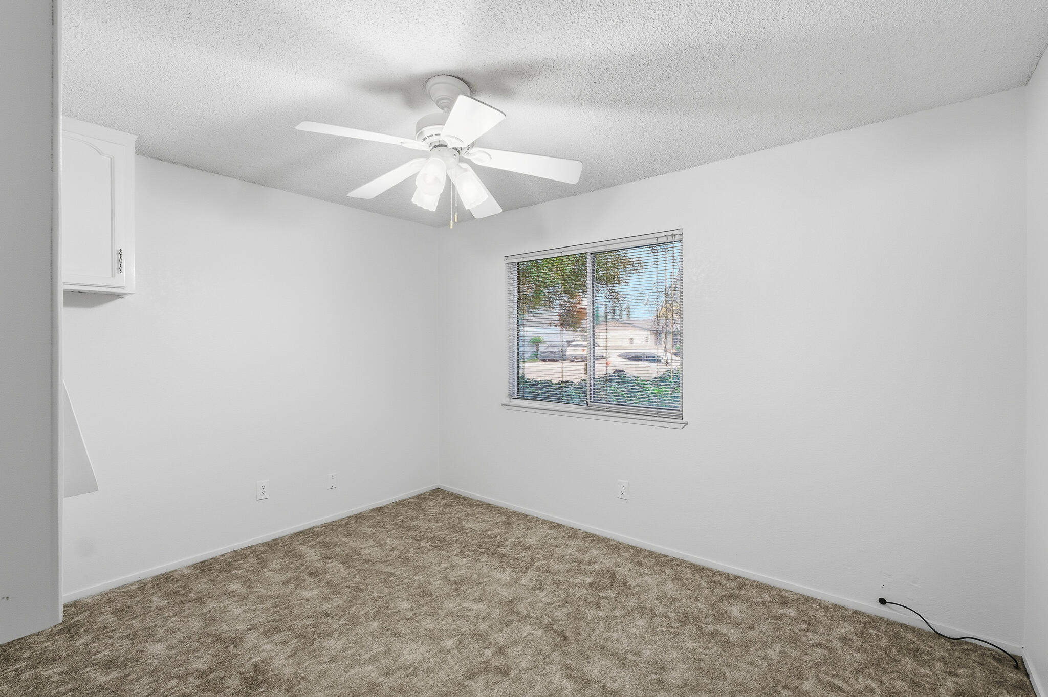 2936 S Conyer St, Visalia, CA 93277