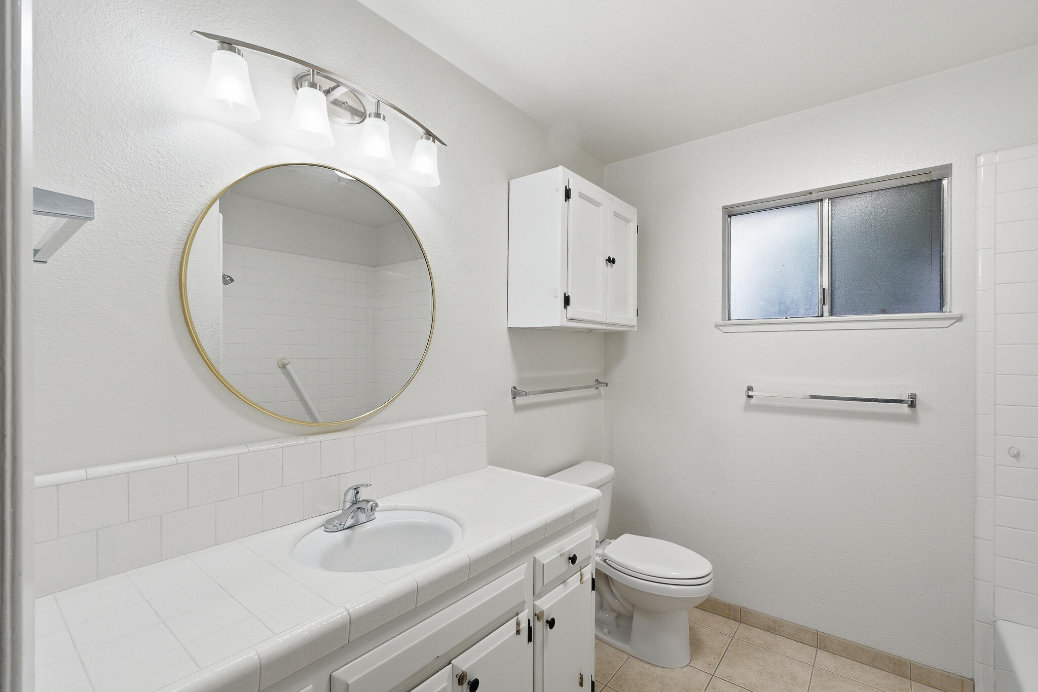 2936 S Conyer St, Visalia, CA 93277