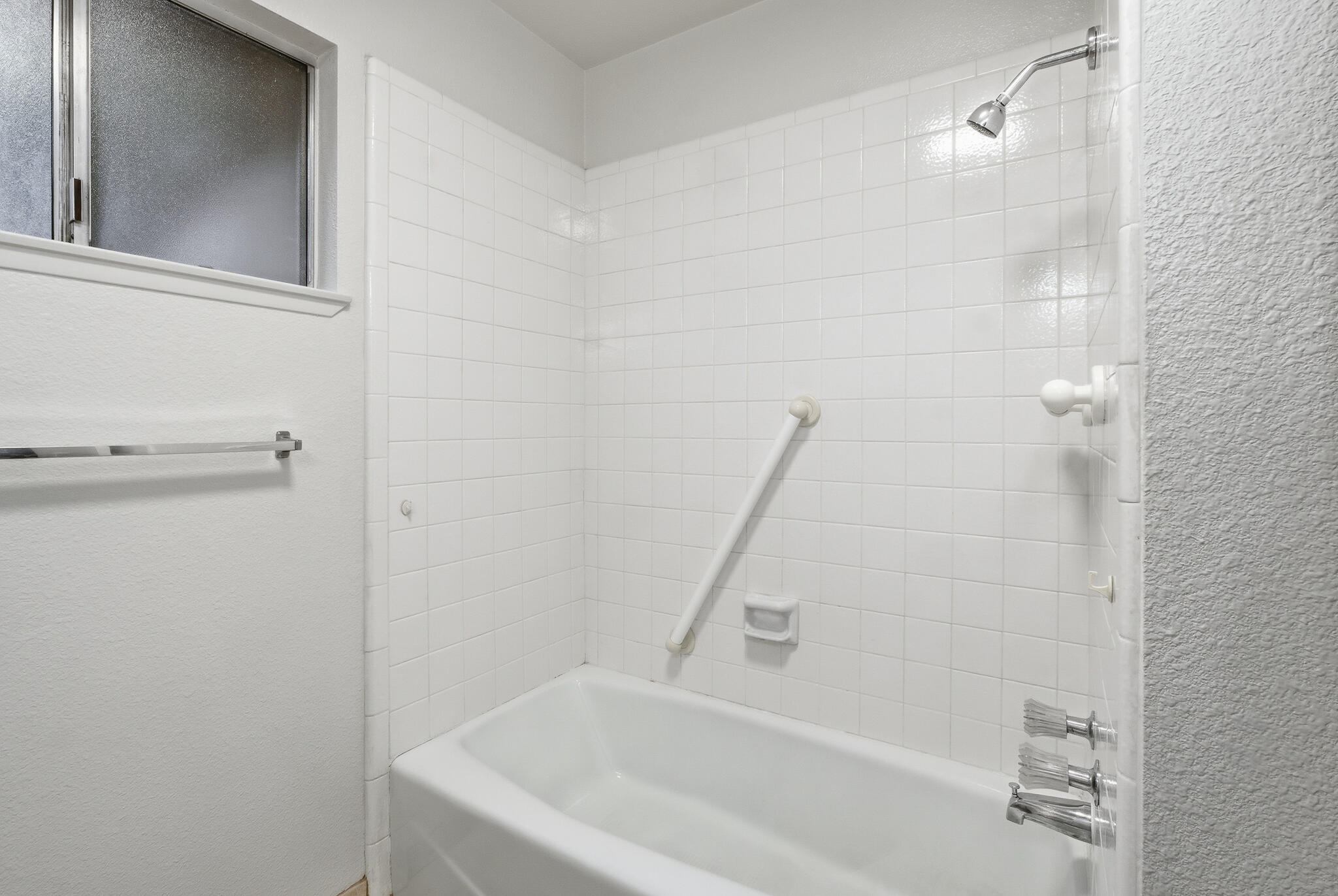 2936 S Conyer St, Visalia, CA 93277