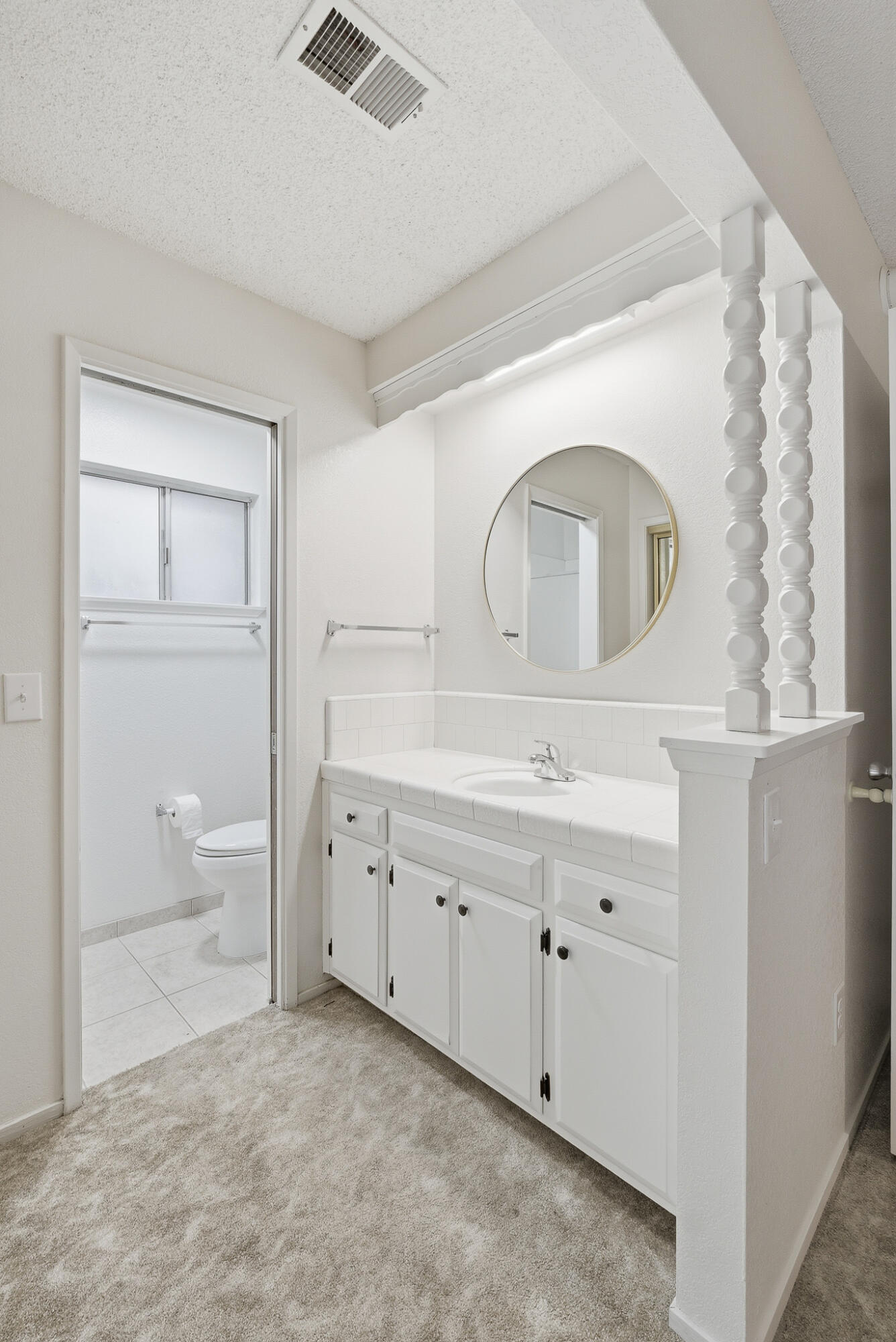 2936 S Conyer St, Visalia, CA 93277